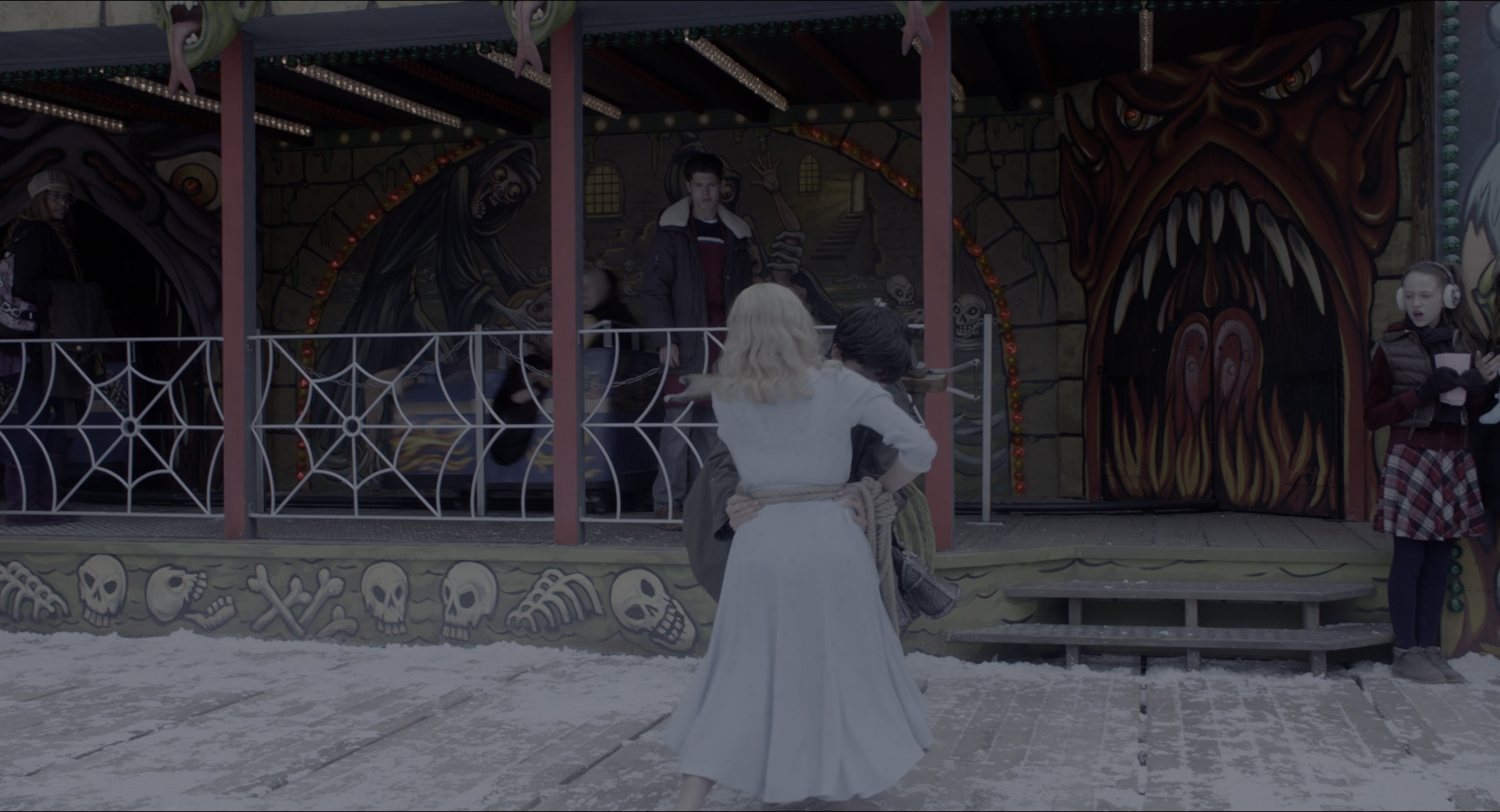 Miss Peregrine's Home for Peculiar Children (2016), wide, 1.85:1 — film still