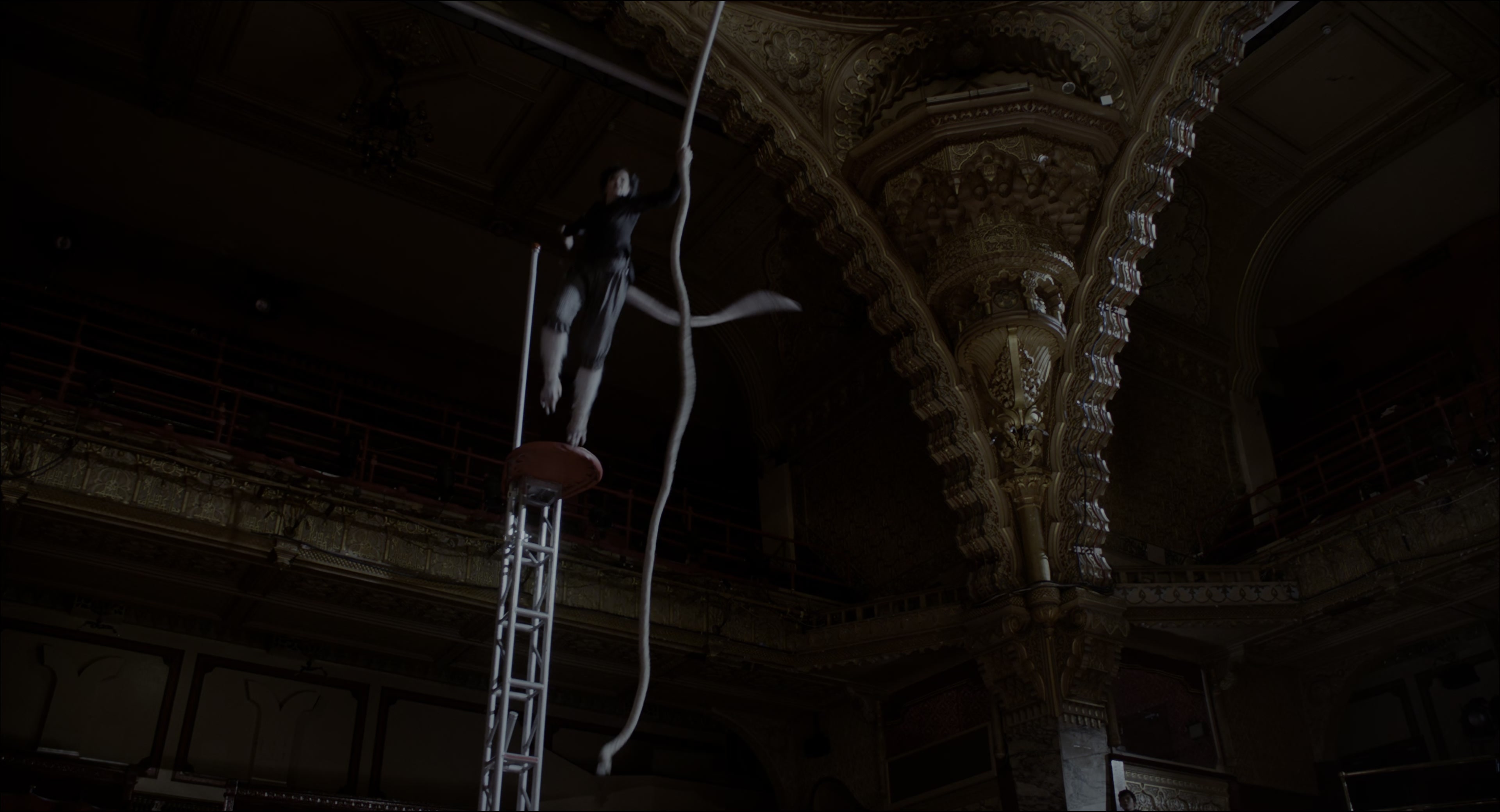 Miss Peregrine's Home for Peculiar Children (2016), wide, 1.85:1 — film still