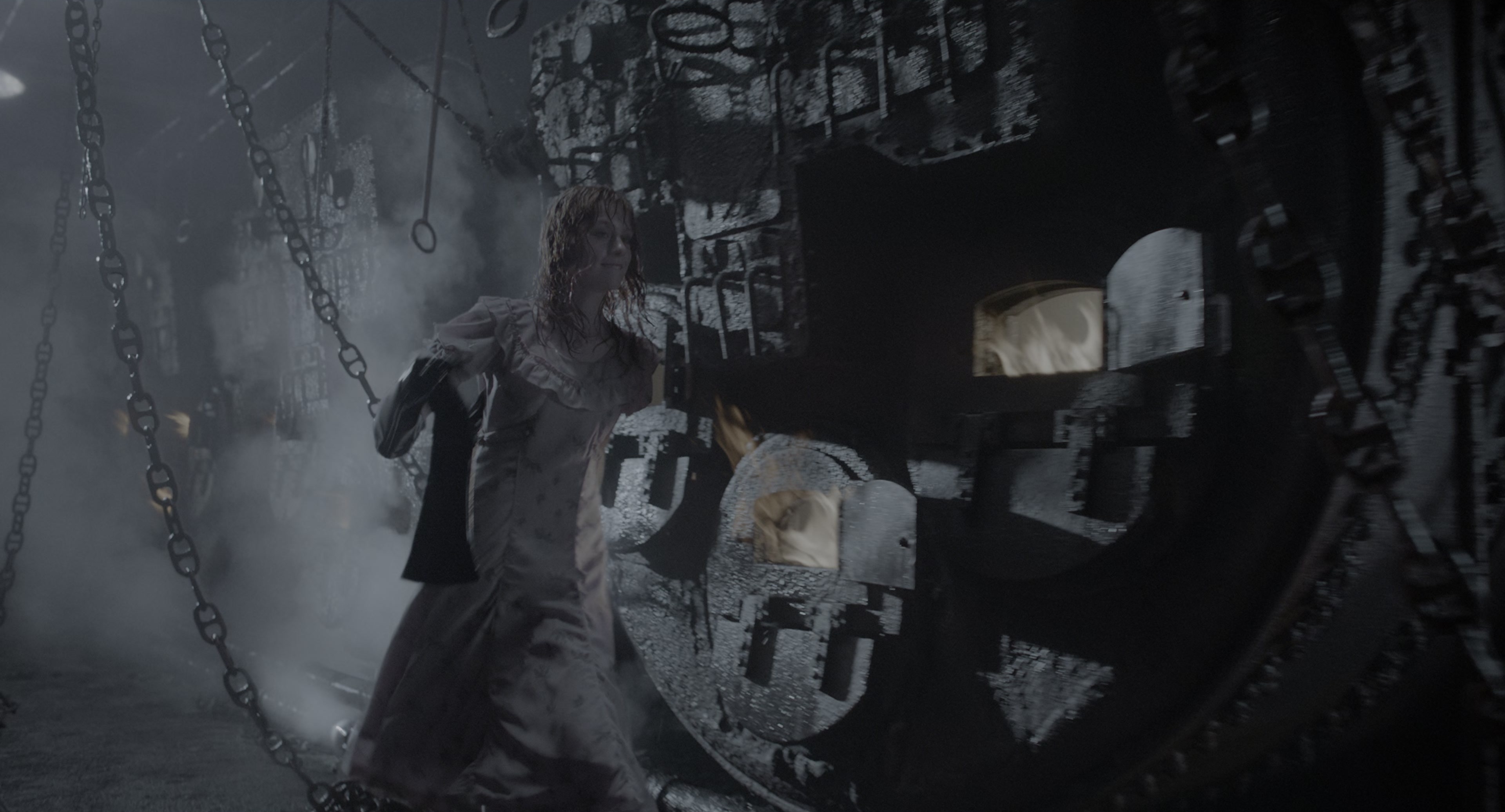 Miss Peregrine's Home for Peculiar Children (2016), wide, 1.85:1 — film still