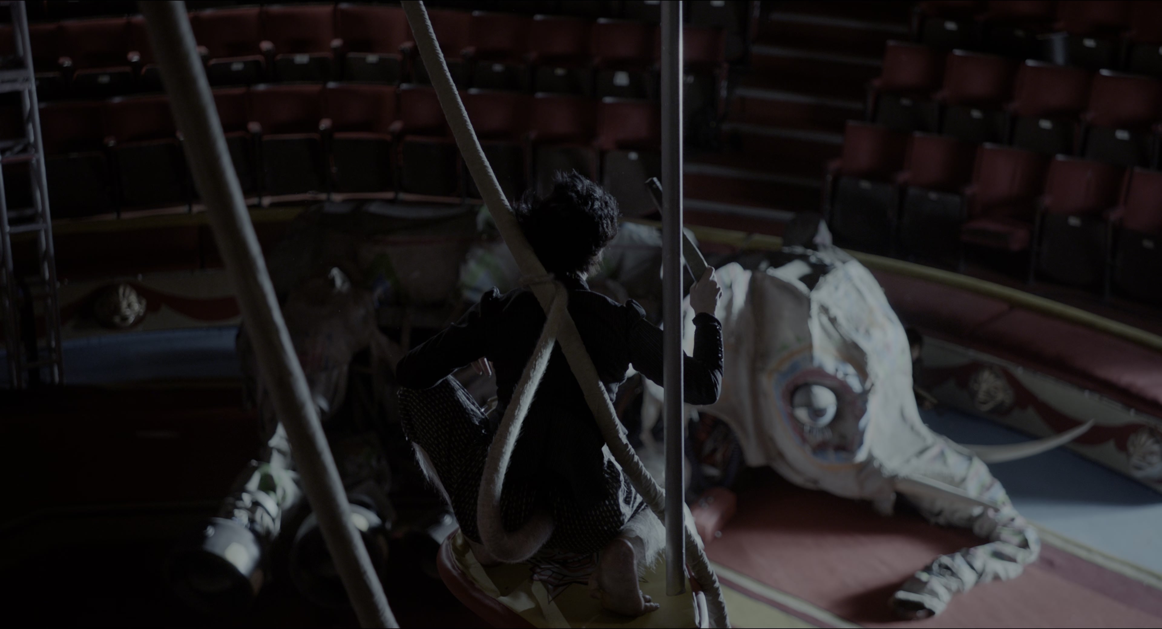 Miss Peregrine's Home for Peculiar Children (2016), wide, 1.85:1 — film still
