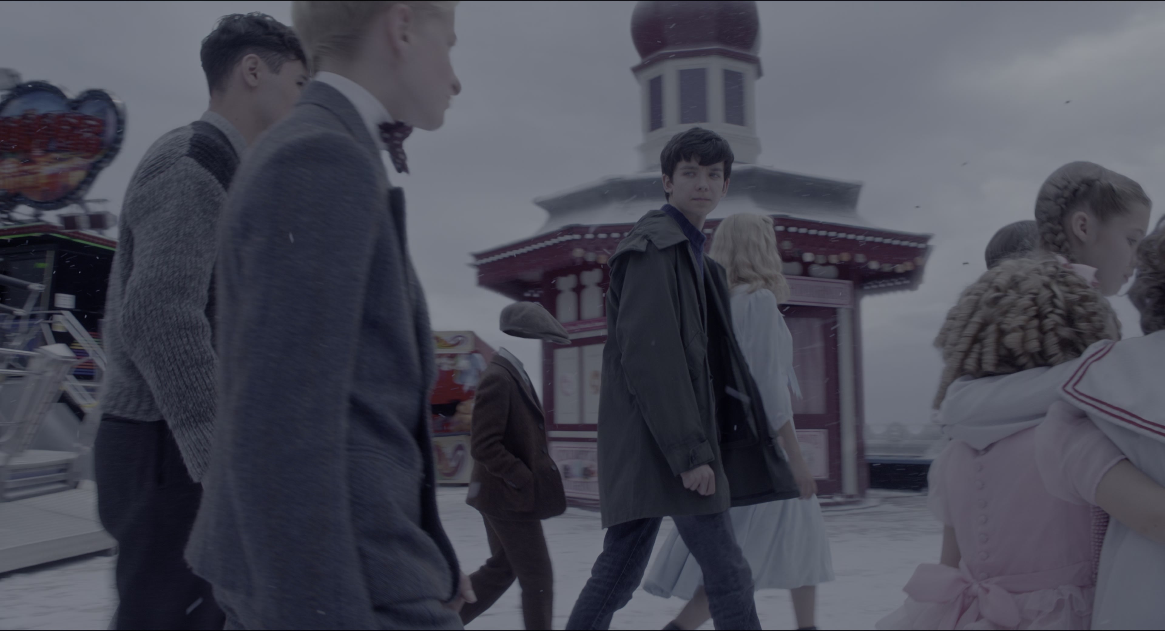 Miss Peregrine's Home for Peculiar Children (2016), wide, 1.85:1 — film still