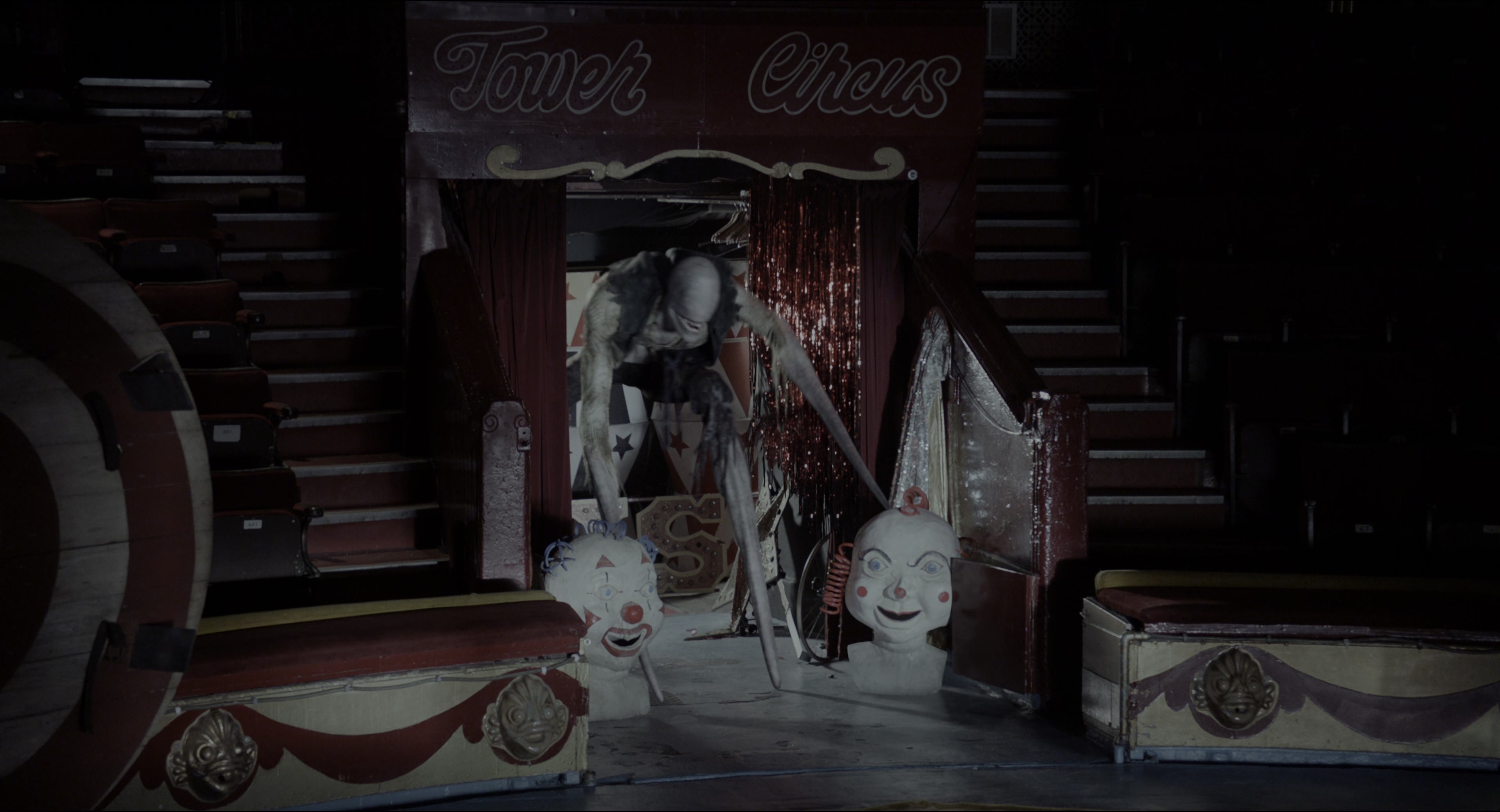Miss Peregrine's Home for Peculiar Children (2016), wide, 1.85:1 — film still