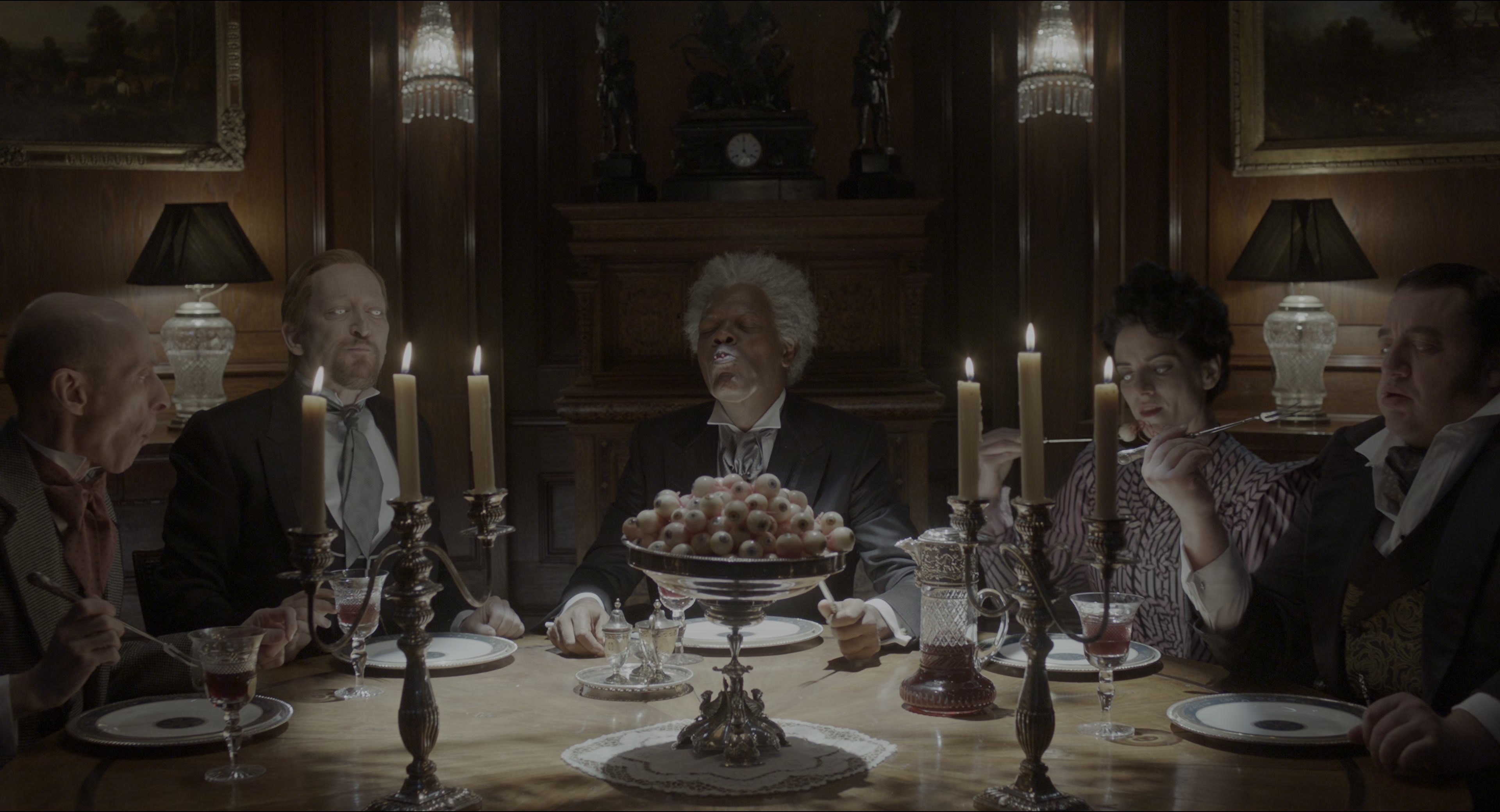 Miss Peregrine's Home for Peculiar Children (2016), wide, 1.85:1 — film still