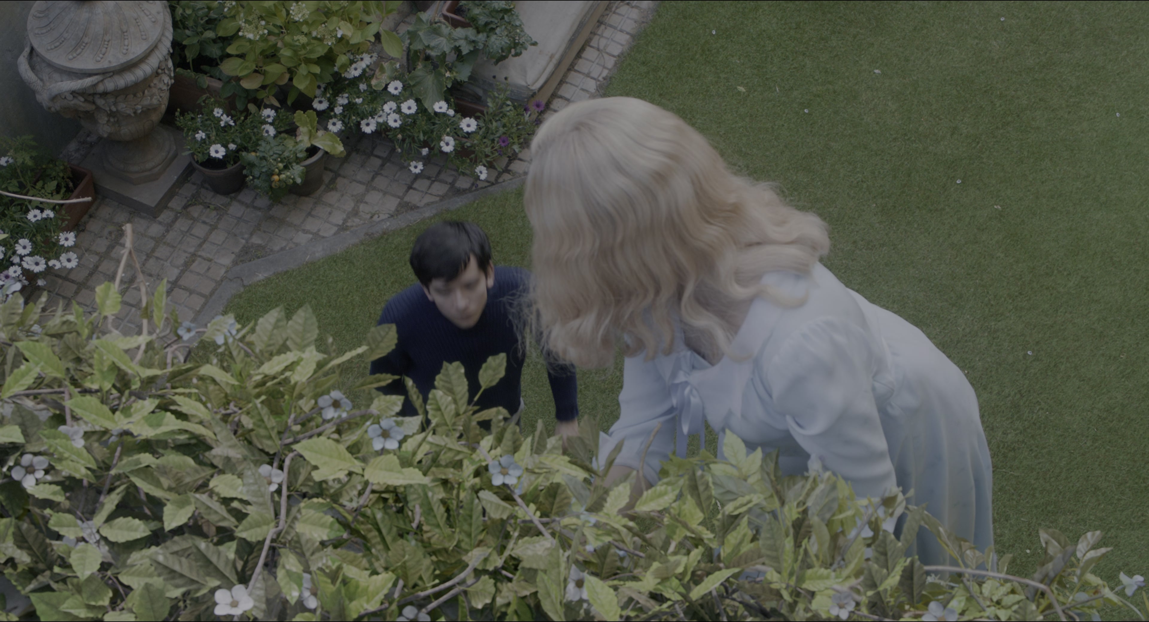 Miss Peregrine's Home for Peculiar Children (2016), wide, 1.85:1 — film still