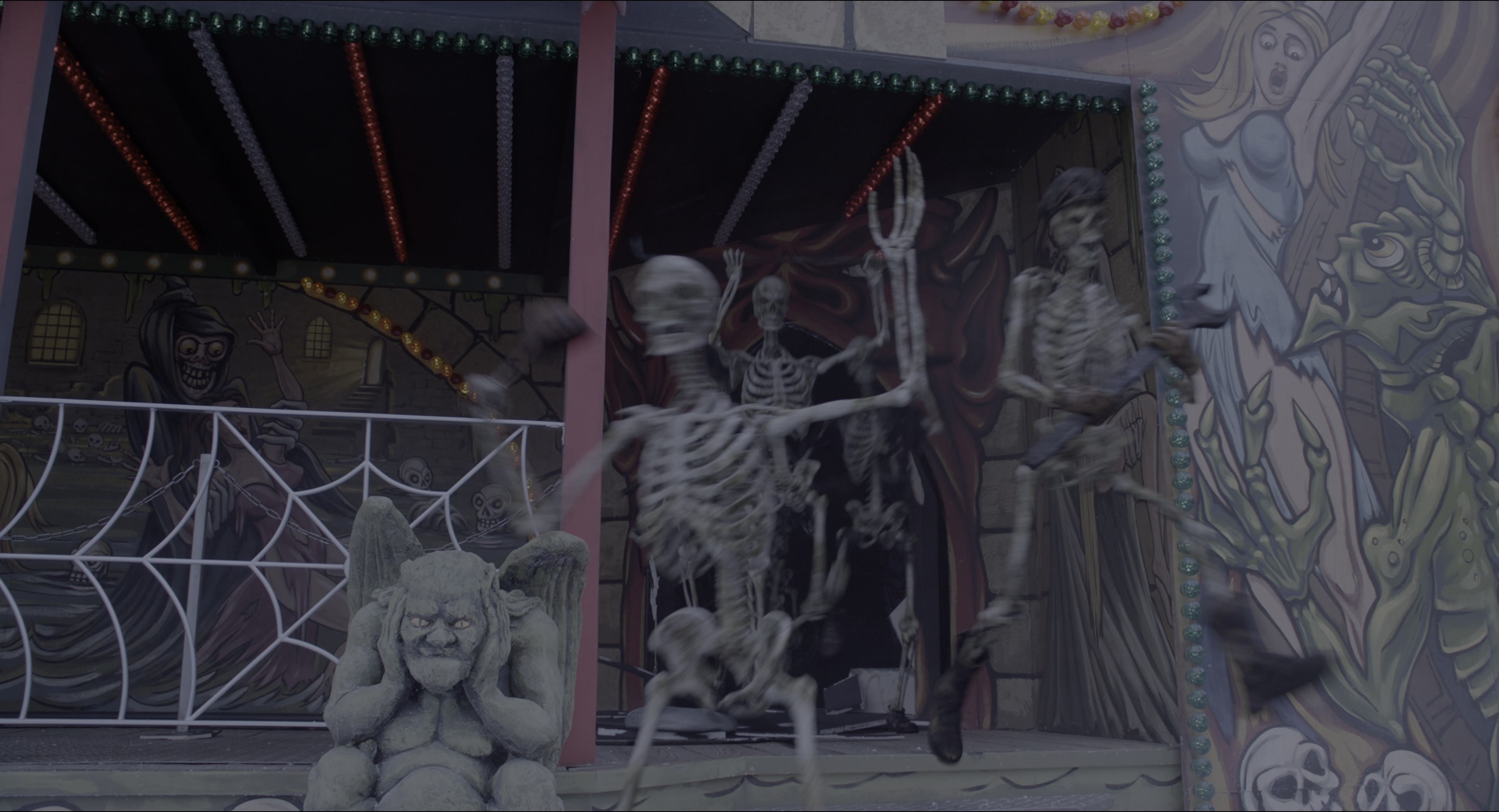 Miss Peregrine's Home for Peculiar Children (2016), wide, 1.85:1 — film still