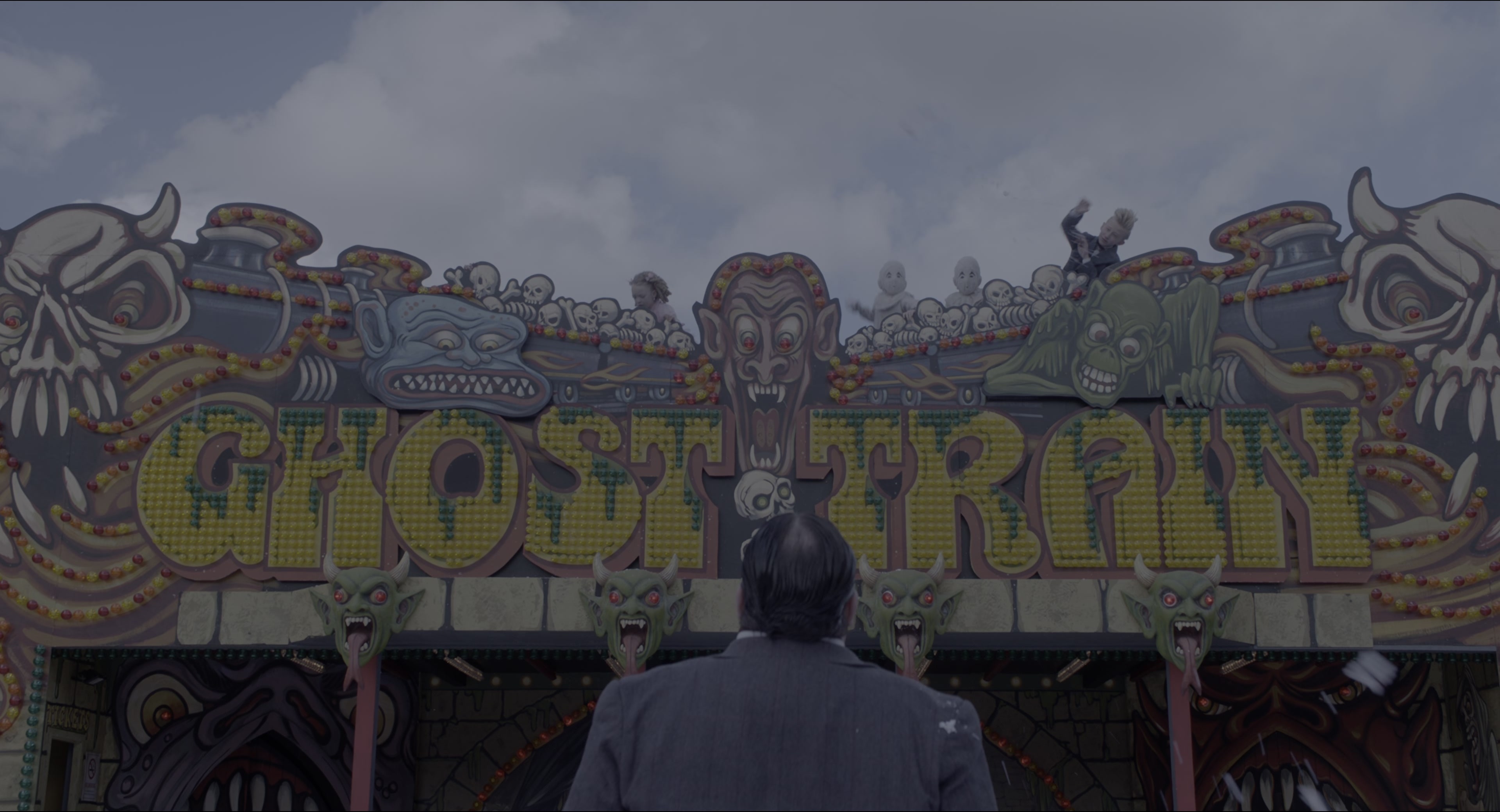 Miss Peregrine's Home for Peculiar Children (2016), wide, 1.85:1 — film still