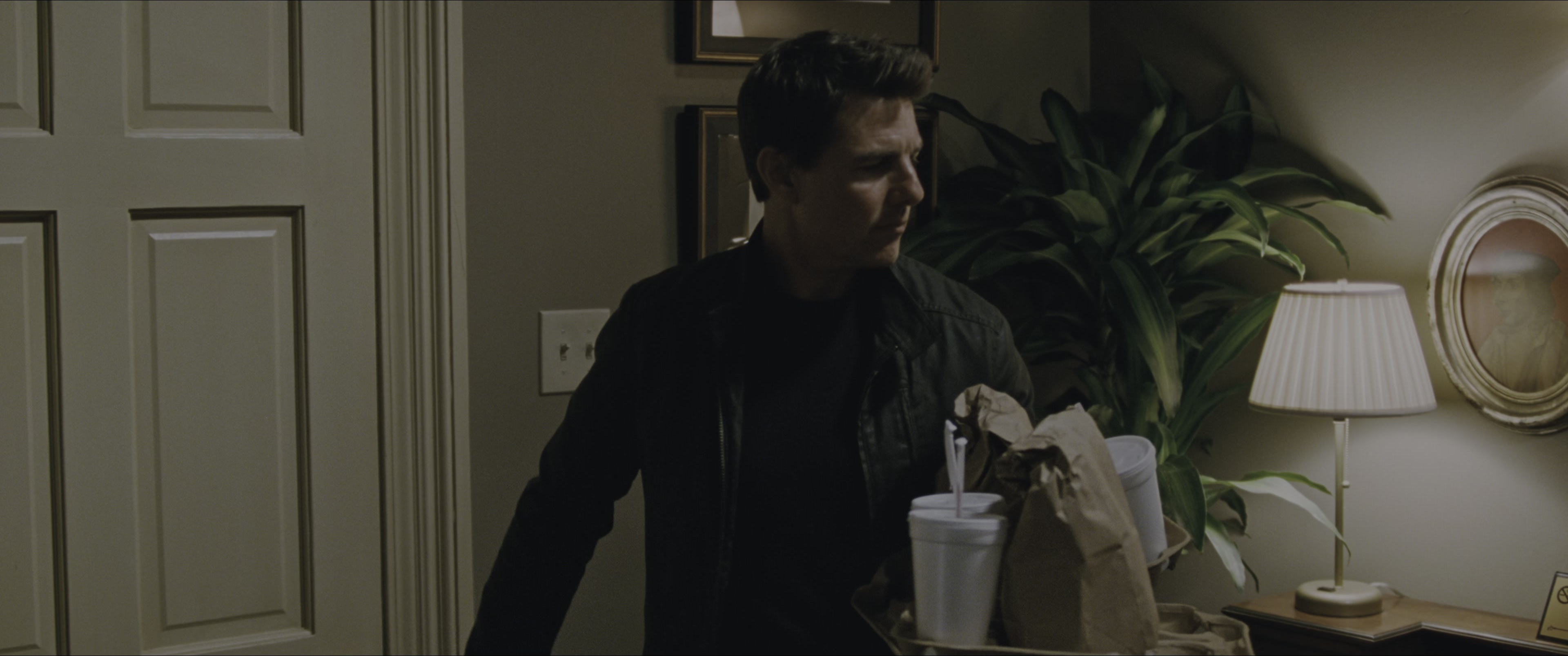 Jack Reacher: Never Go Back (2016), wide, 2.39:1 — film still