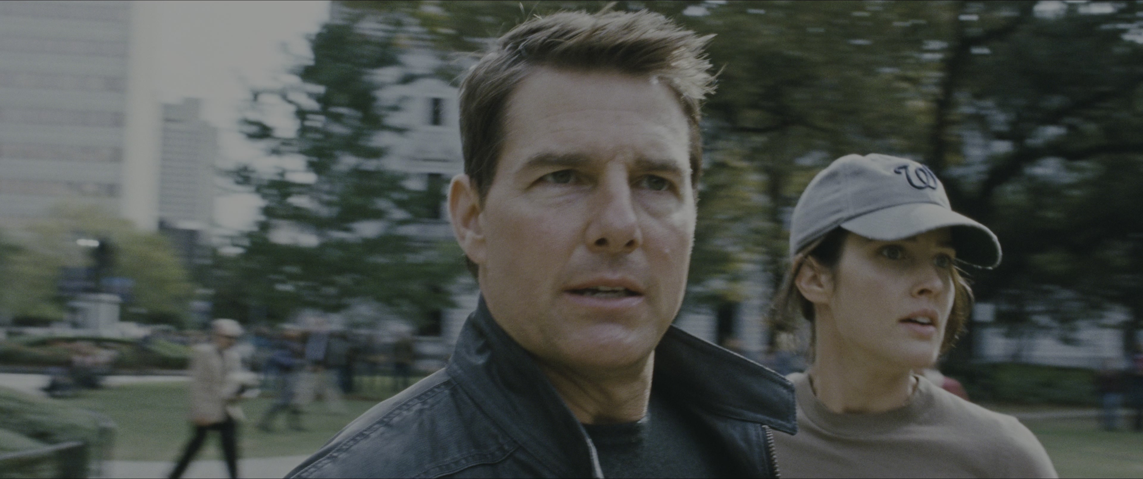 Jack Reacher: Never Go Back (2016), medium, 2.39:1 — film still