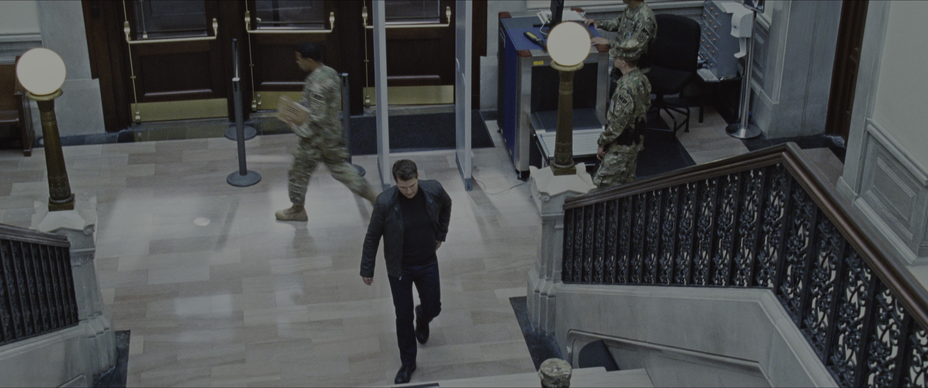 Jack Reacher: Never Go Back (2016), wide, 2.39:1 — film still
