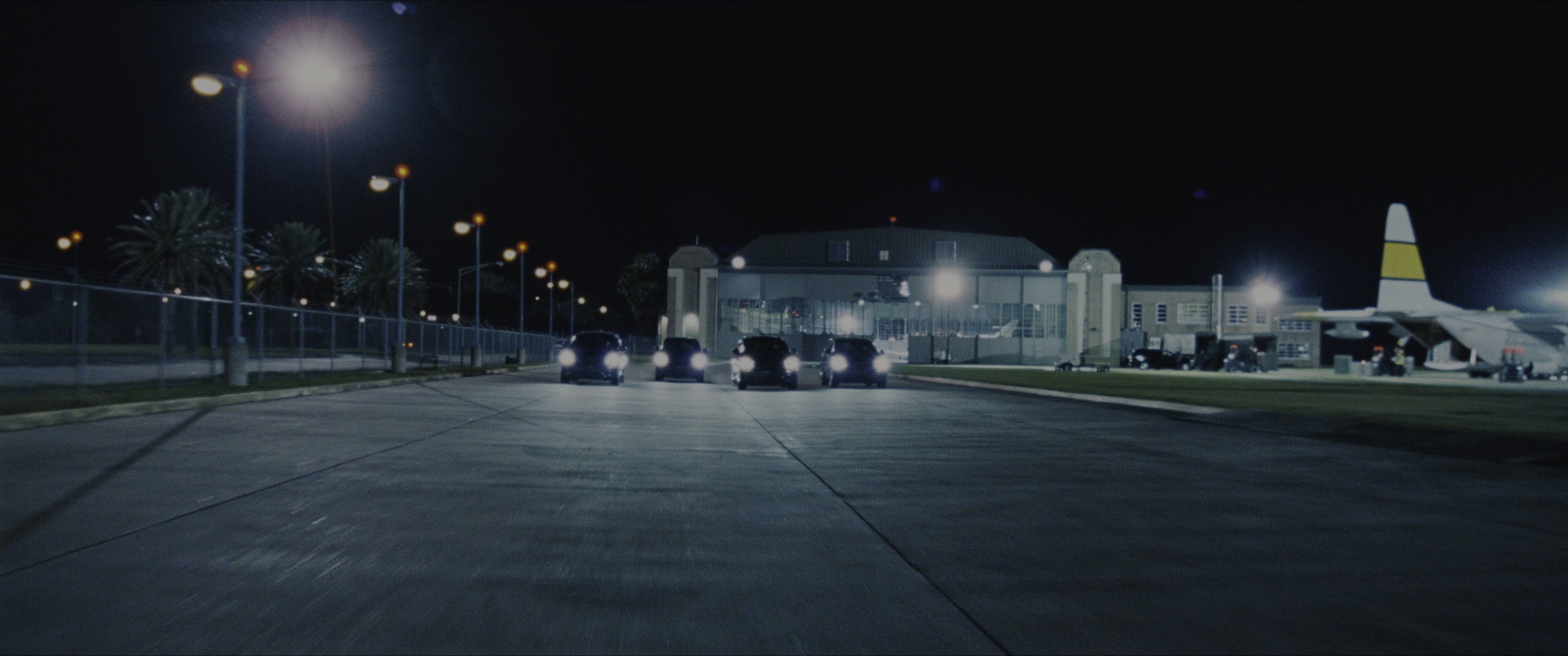 Jack Reacher: Never Go Back (2016), wide, 2.39:1 — film still
