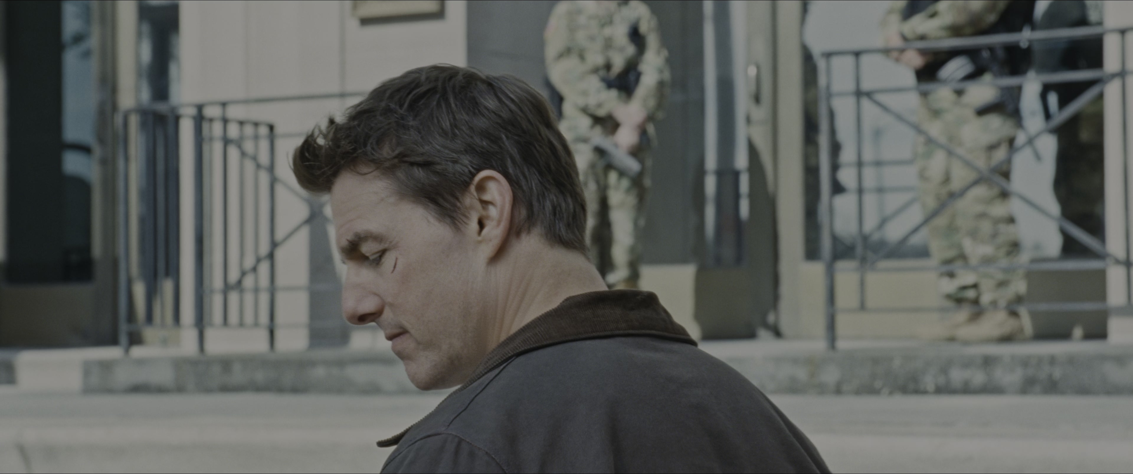 Jack Reacher: Never Go Back (2016), wide, 2.39:1 — film still