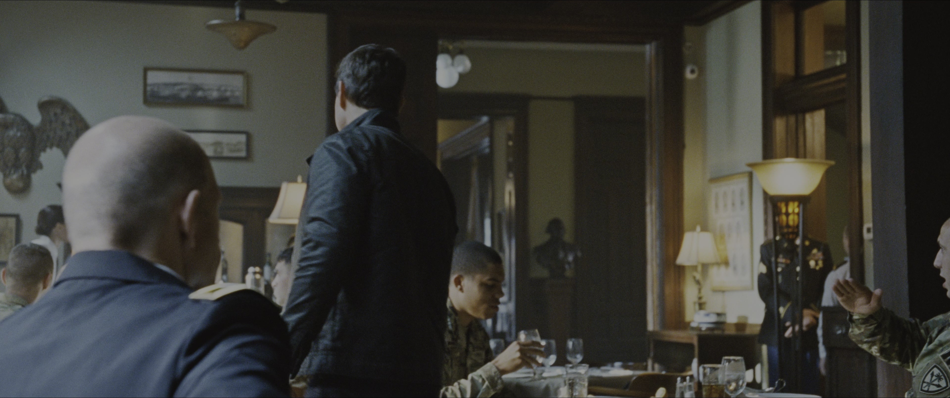 Jack Reacher: Never Go Back (2016), wide, 2.39:1 — film still