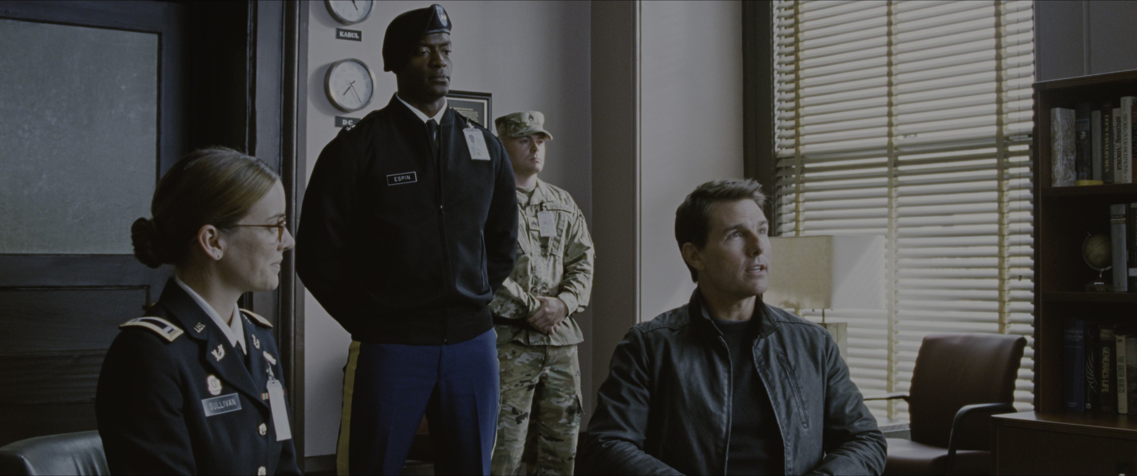 Jack Reacher: Never Go Back (2016), medium, 2.39:1 — film still