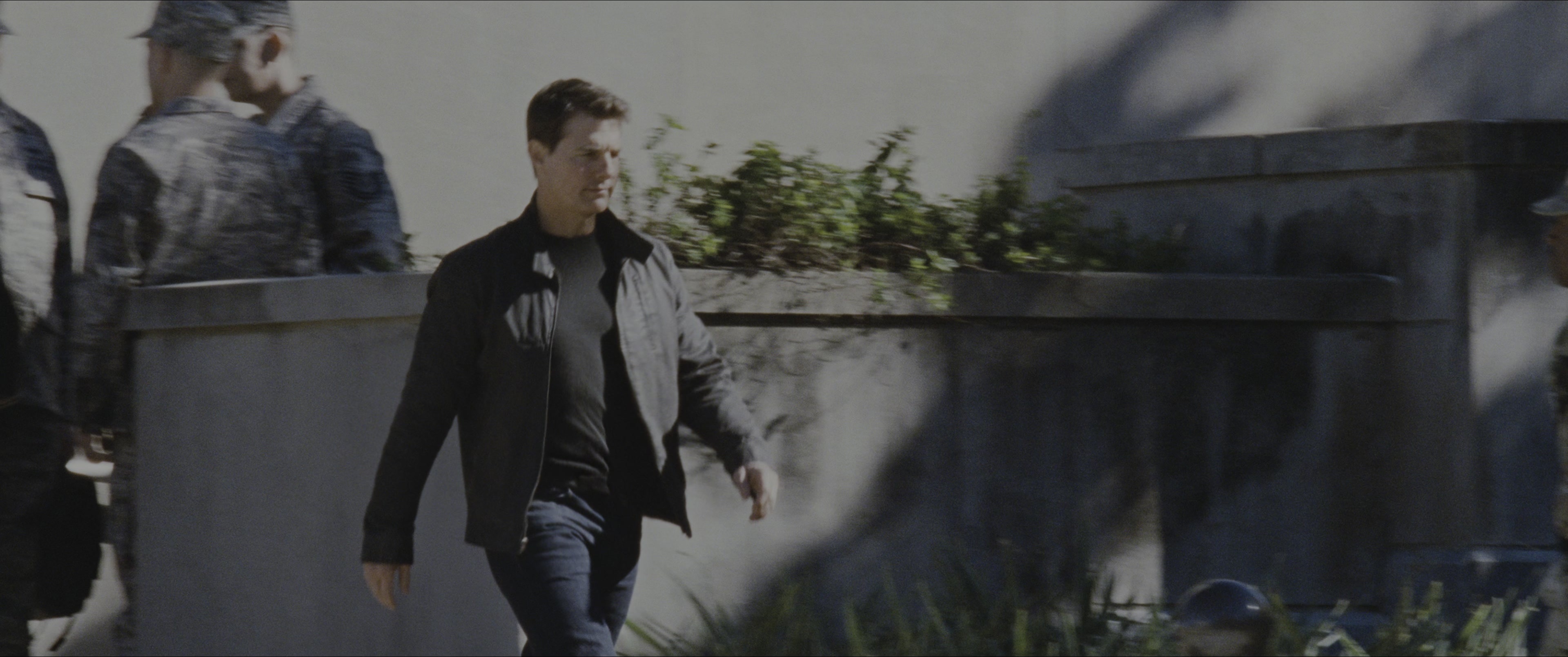 Jack Reacher: Never Go Back (2016), wide, 2.39:1 — film still