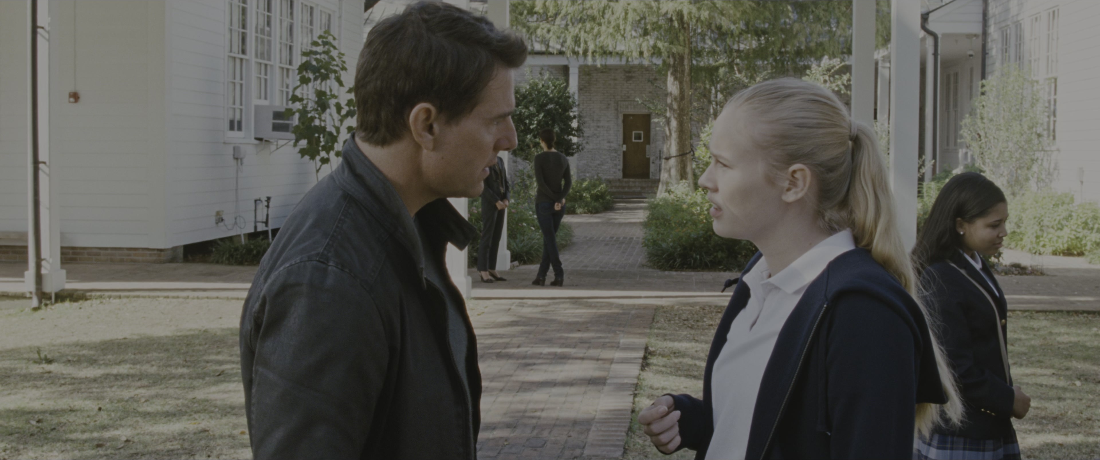 Jack Reacher: Never Go Back (2016), wide, 2.39:1 — film still