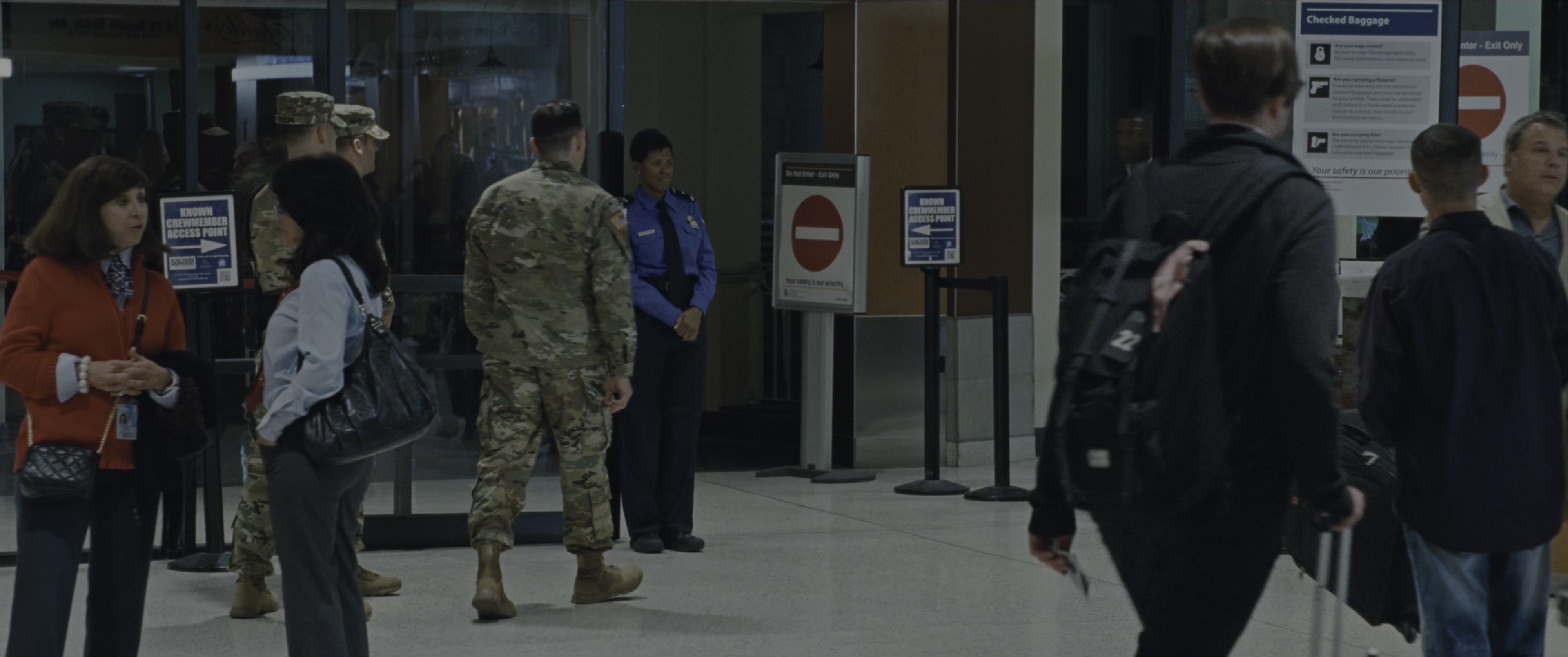 Jack Reacher: Never Go Back (2016), wide, 2.39:1 — film still