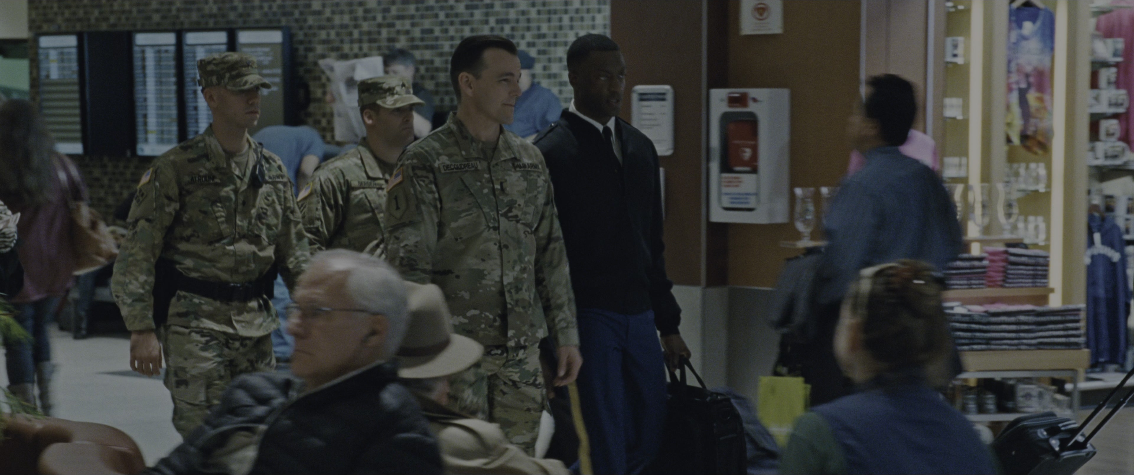 Jack Reacher: Never Go Back (2016), wide, 2.39:1 — film still