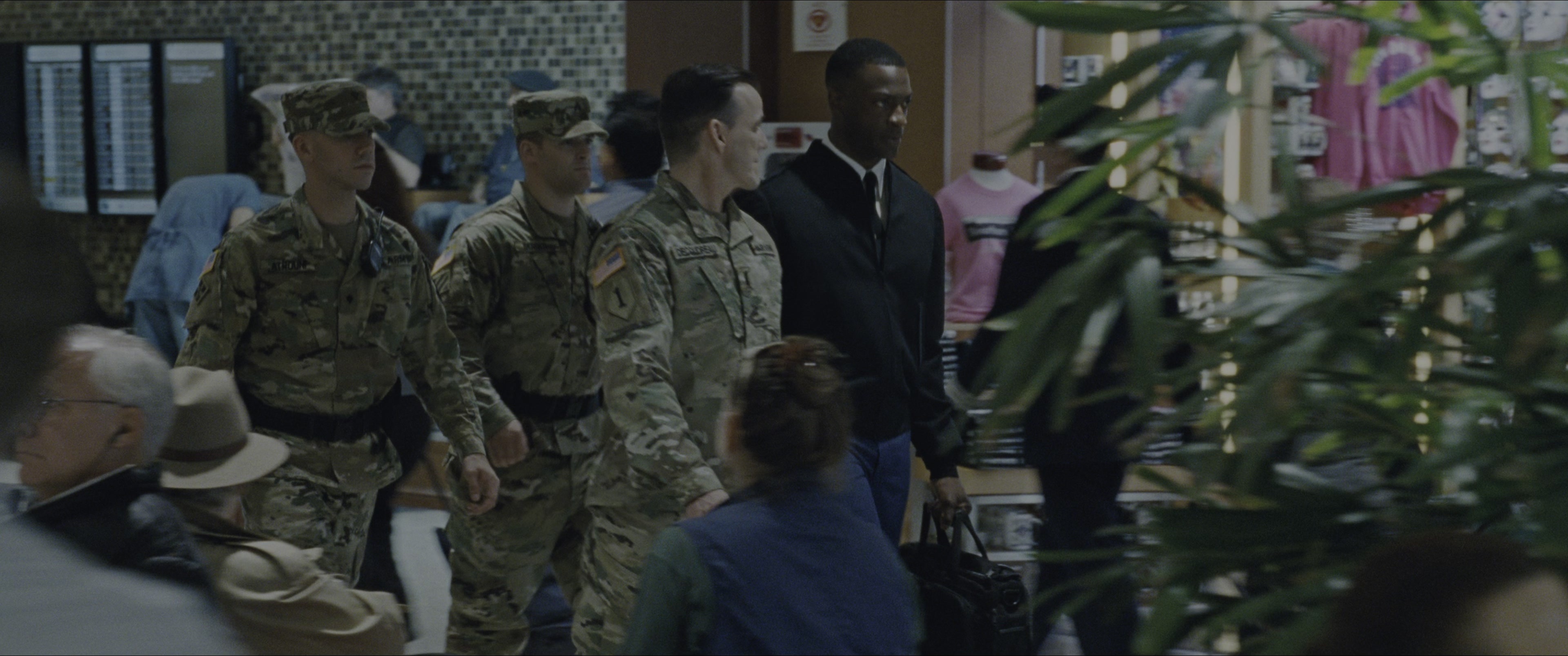 Jack Reacher: Never Go Back (2016), wide, 2.39:1 — film still