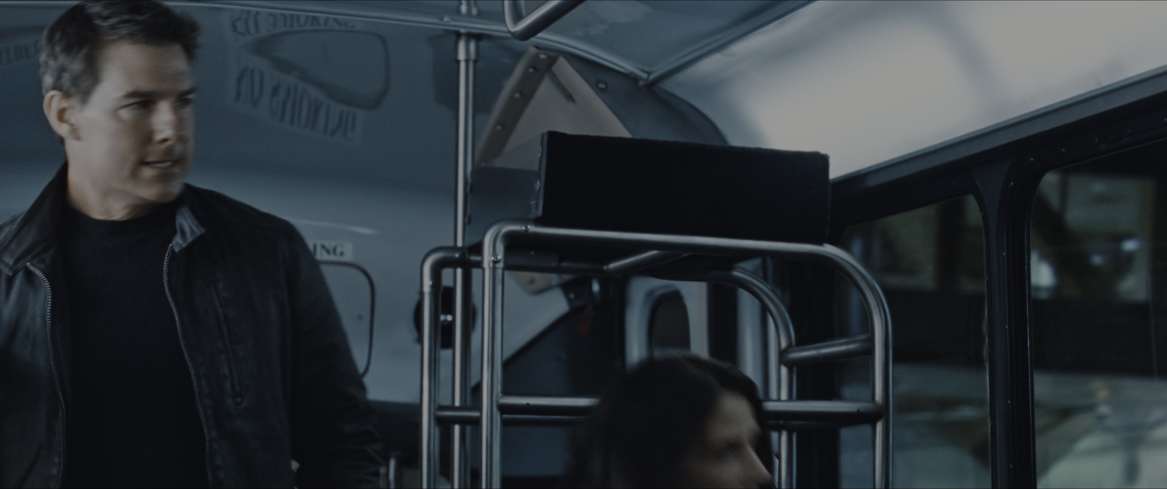 Jack Reacher: Never Go Back (2016), wide, 2.39:1 — film still