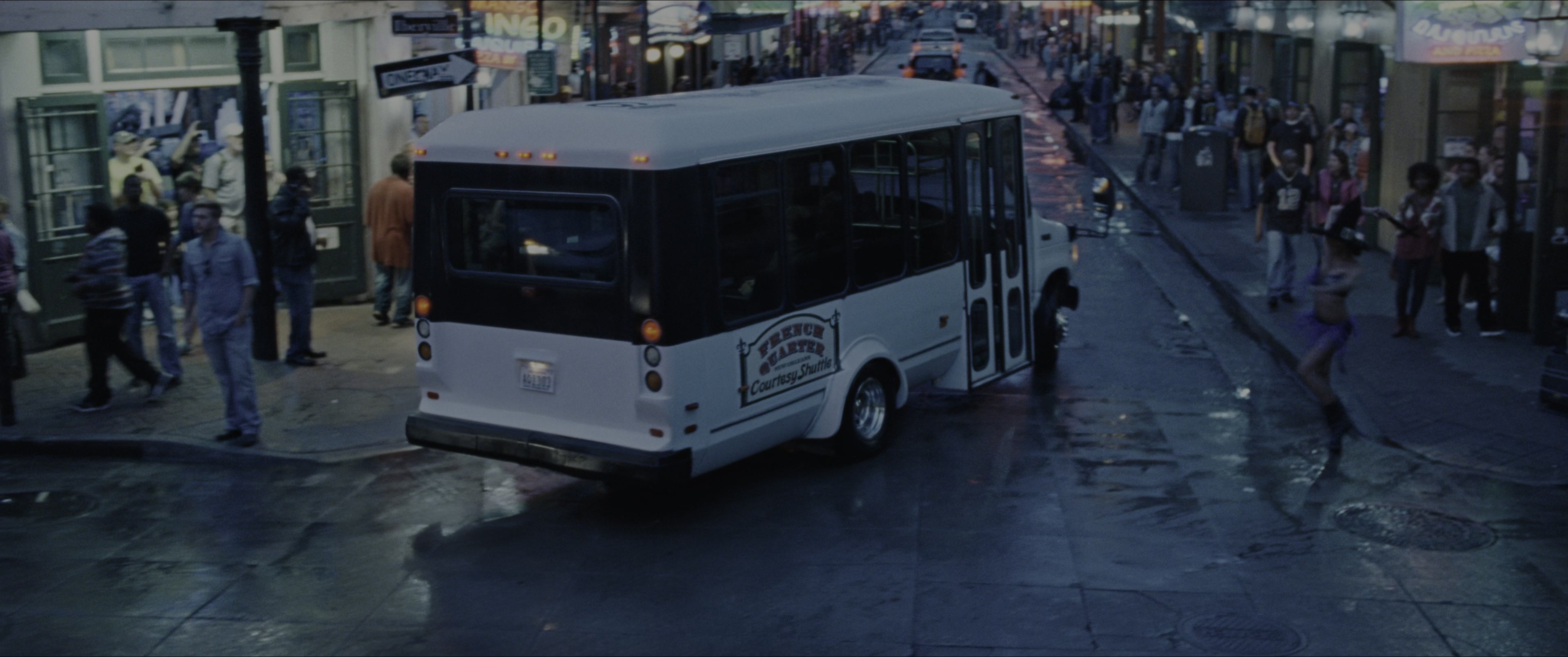 Jack Reacher: Never Go Back (2016), wide, 2.39:1 — film still