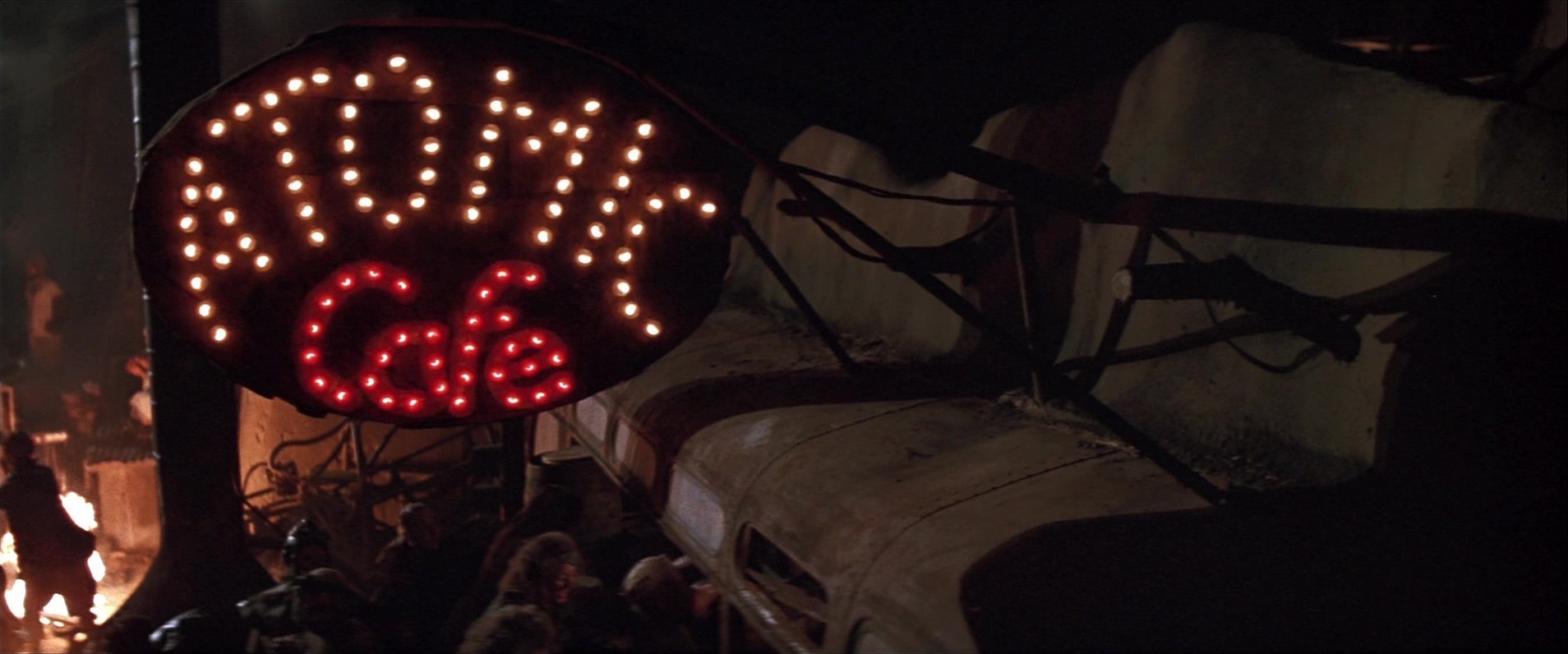 Mad Max Beyond Thunderdome (1985), wide, 2.40:1 — film still