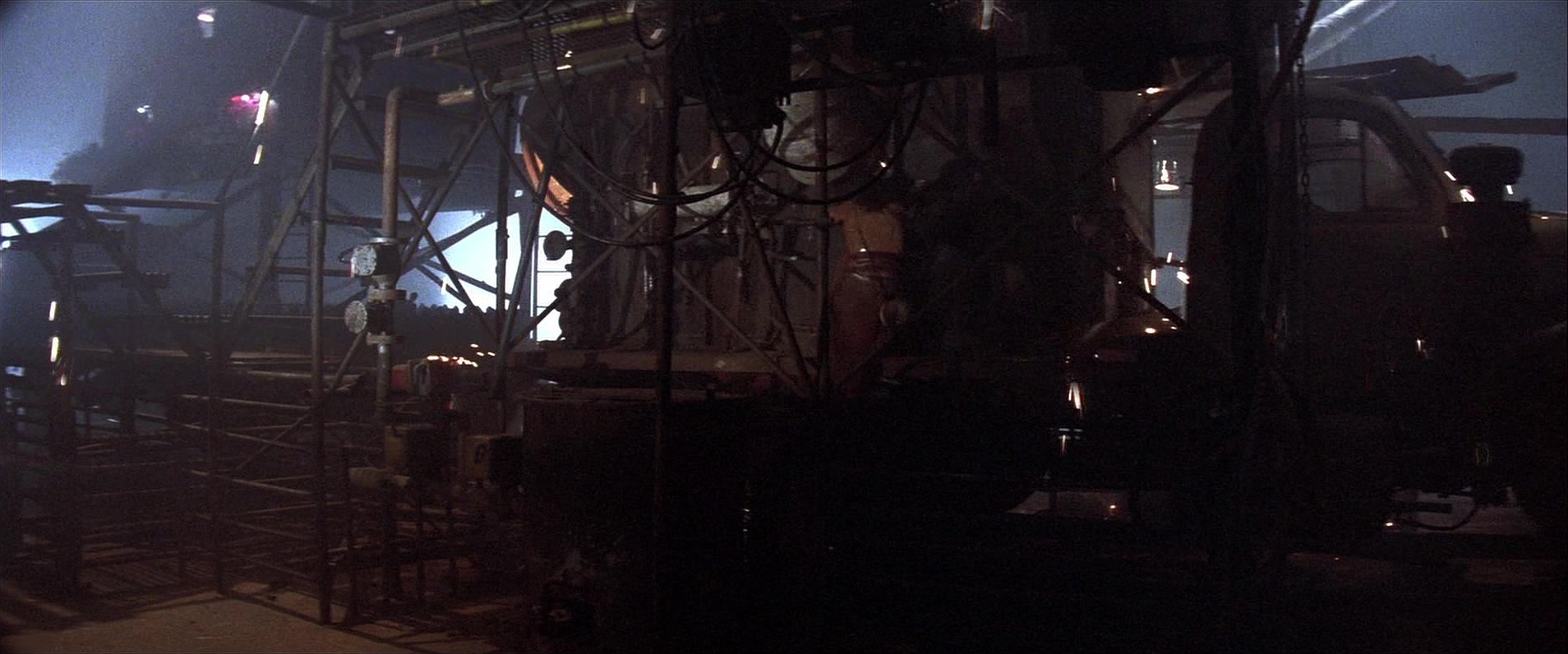 Mad Max Beyond Thunderdome (1985), wide, 2.40:1 — film still