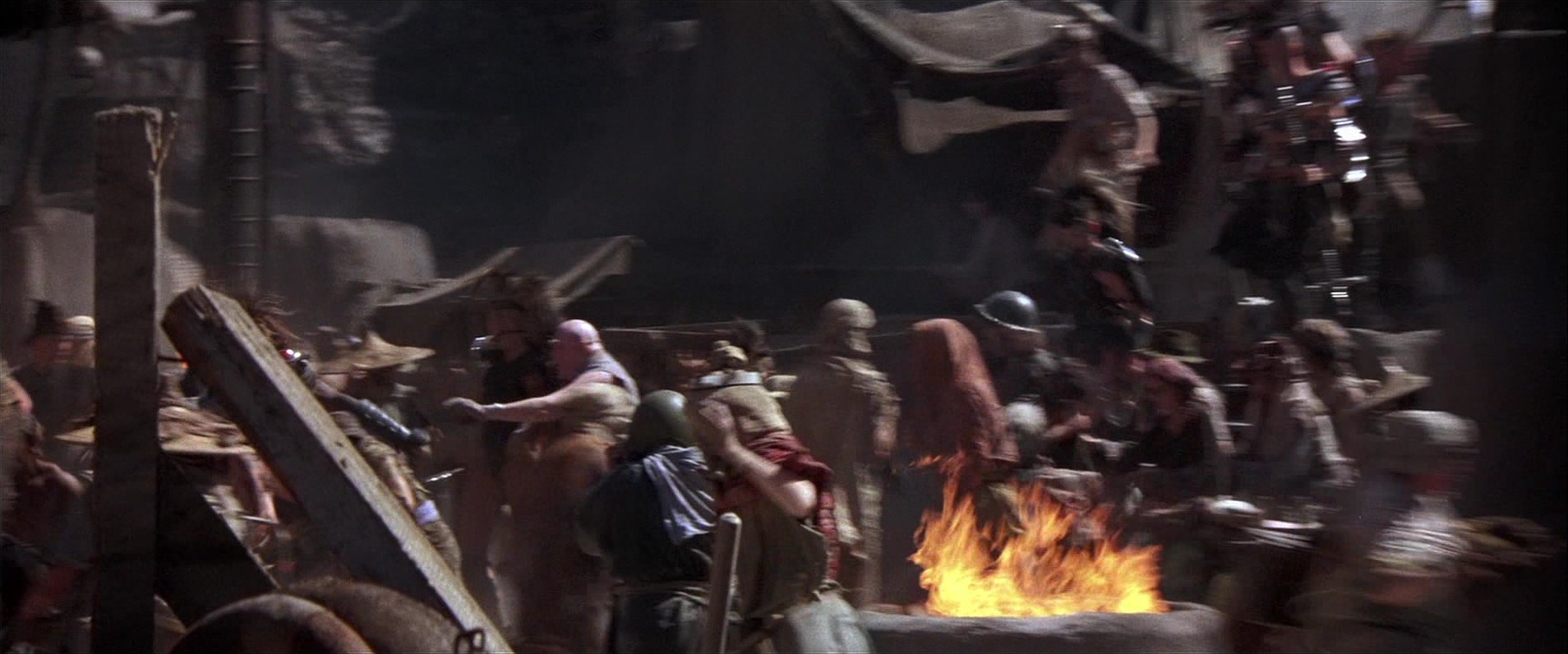 Mad Max Beyond Thunderdome (1985), medium, 2.40:1 — film still