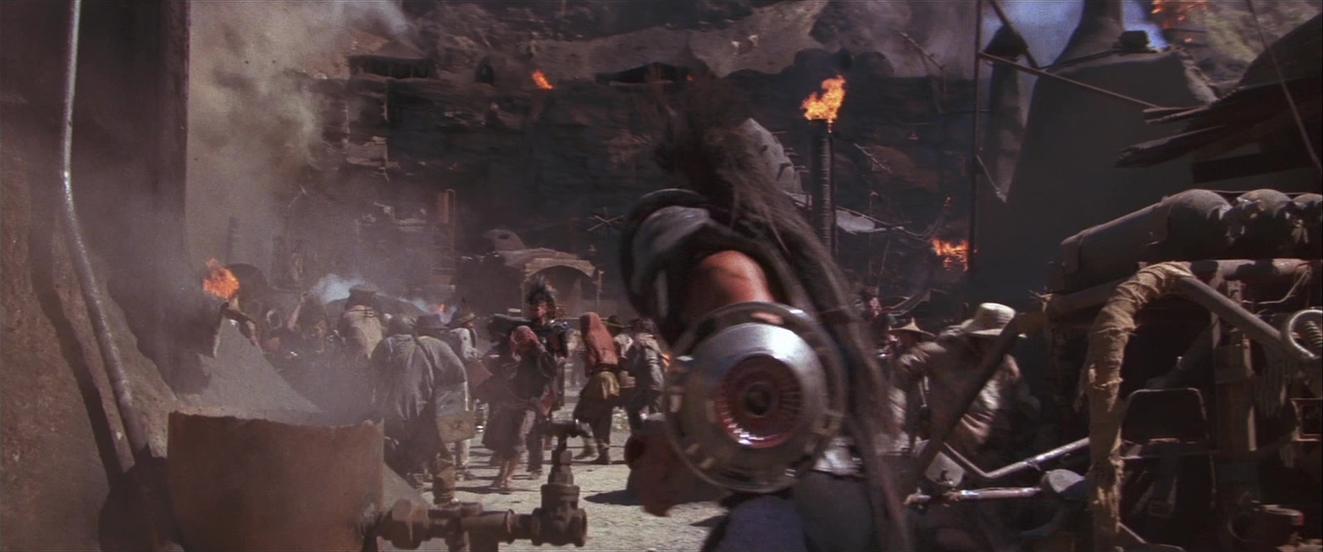 Mad Max Beyond Thunderdome (1985), unknown, 2.40:1 — film still