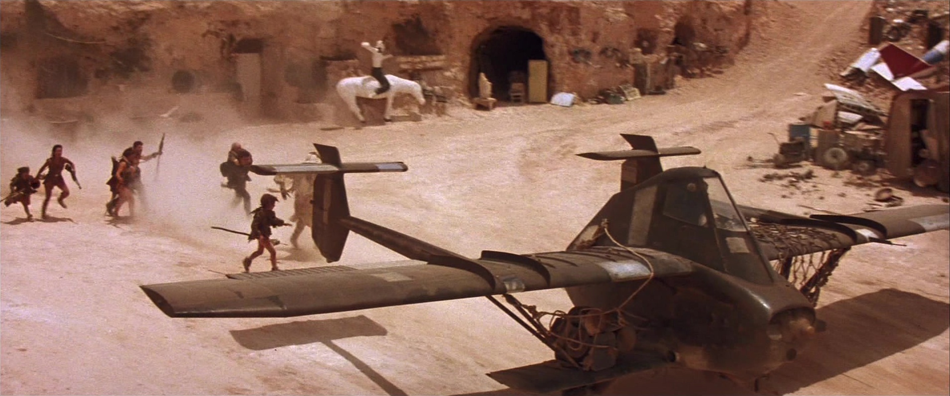 Mad Max Beyond Thunderdome (1985), unknown, 2.40:1 — film still