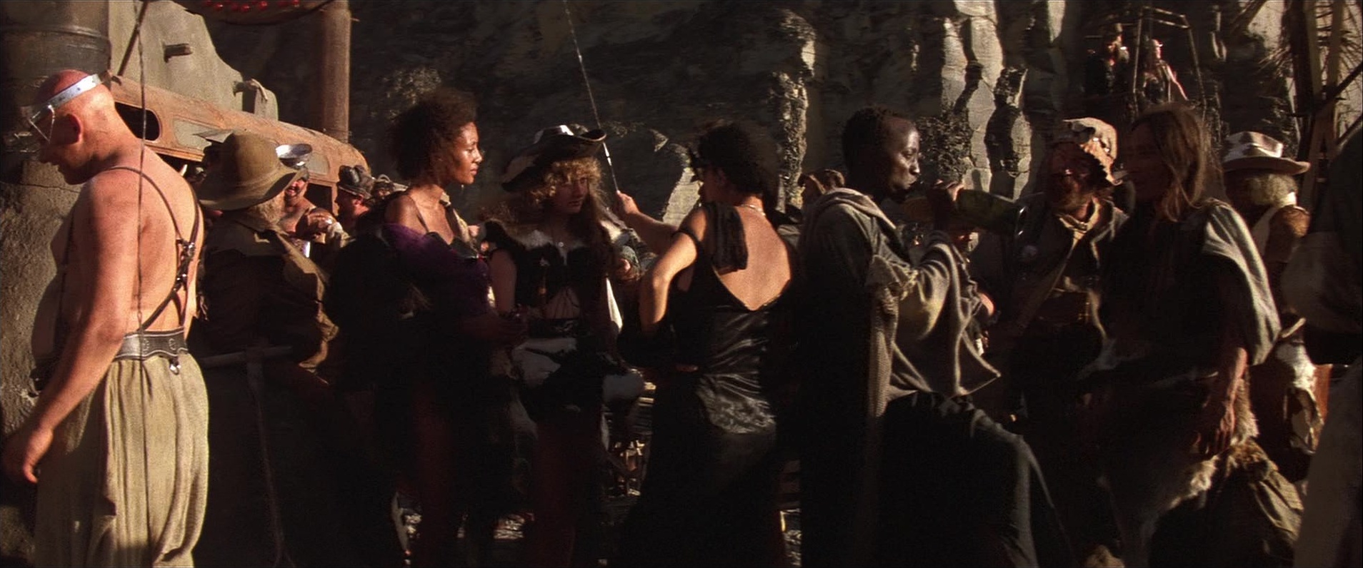 Mad Max Beyond Thunderdome (1985), wide, 2.40:1 — film still