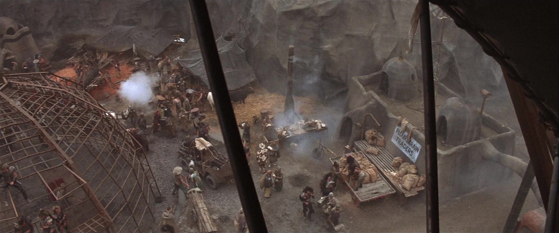 Mad Max Beyond Thunderdome (1985), wide, 2.40:1 — film still