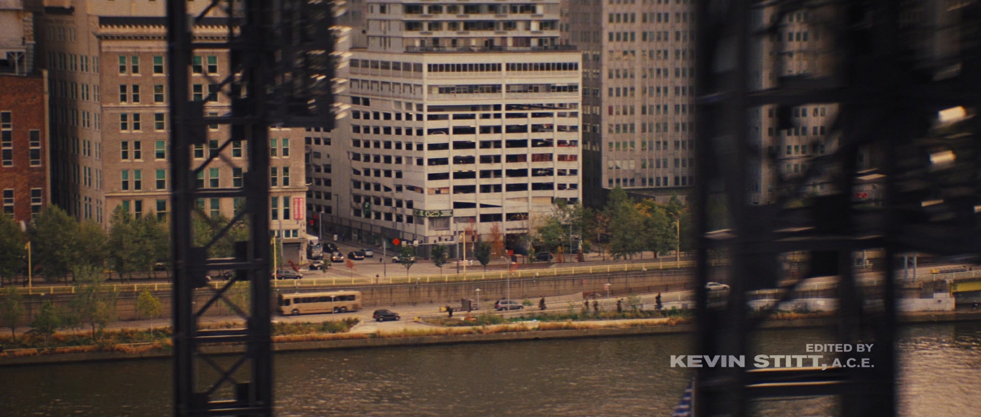 Jack Reacher (2012), wide, 2.35:1 — film still
