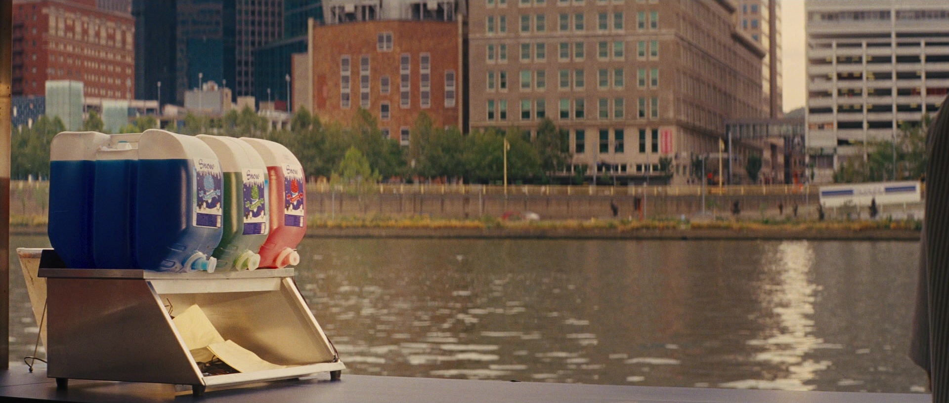 Jack Reacher (2012), wide, 2.35:1 — film still