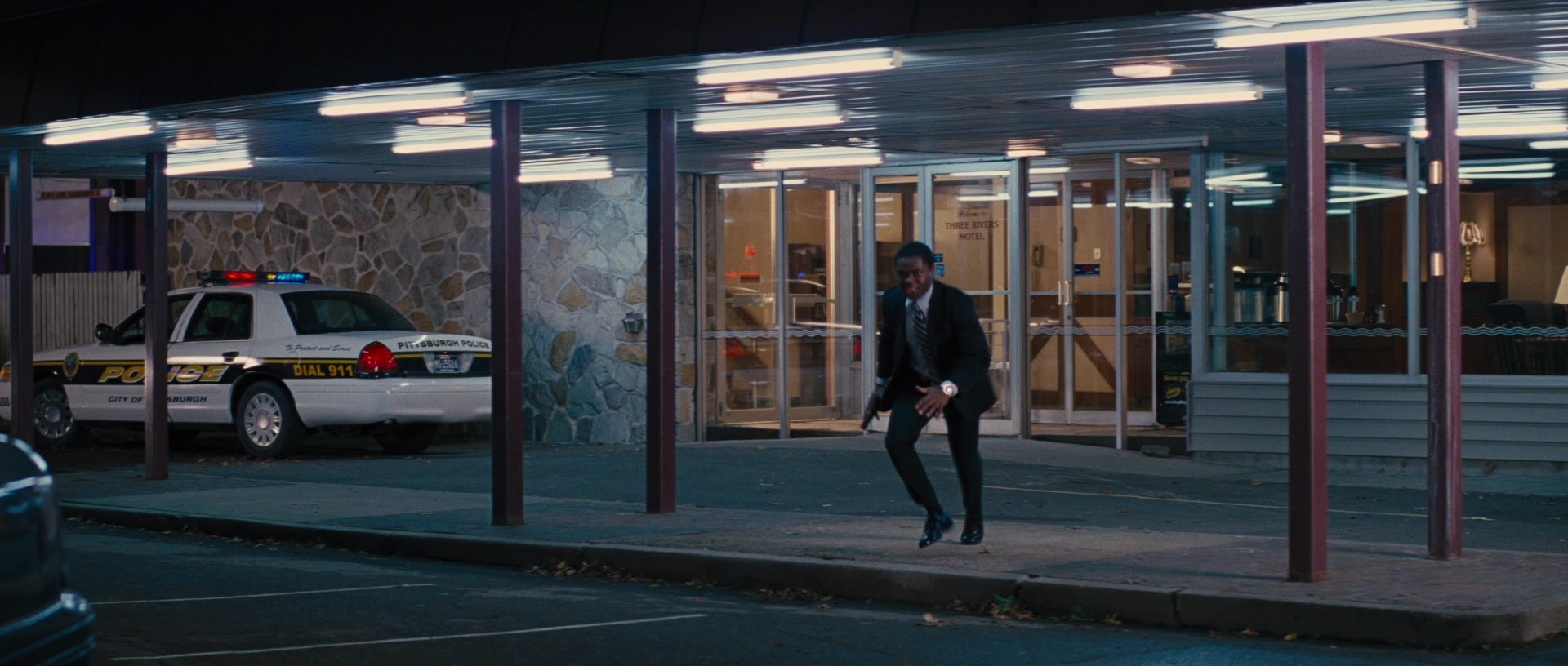 Jack Reacher (2012), wide, 2.35:1 — film still