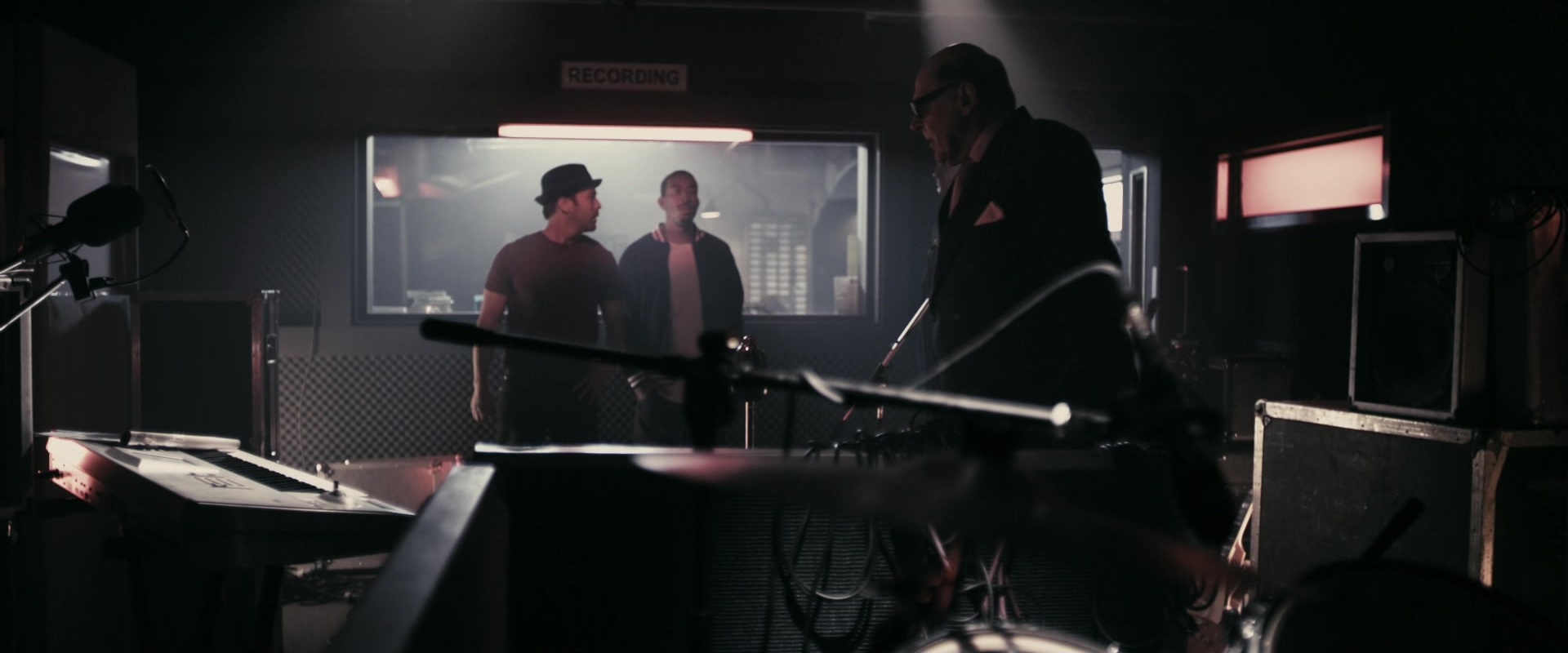 RocknRolla (2008), unknown, 2.40:1 — film still