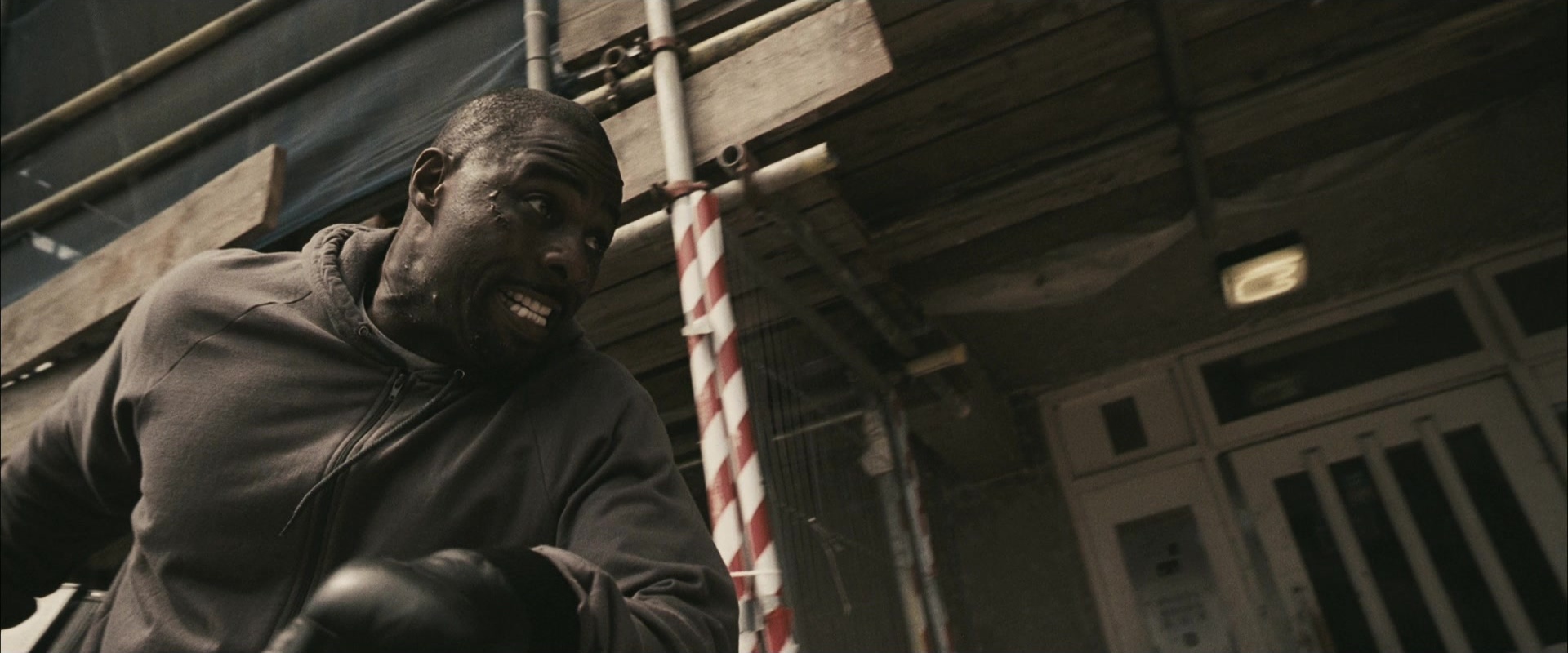 RocknRolla (2008), unknown, 2.40:1 — film still