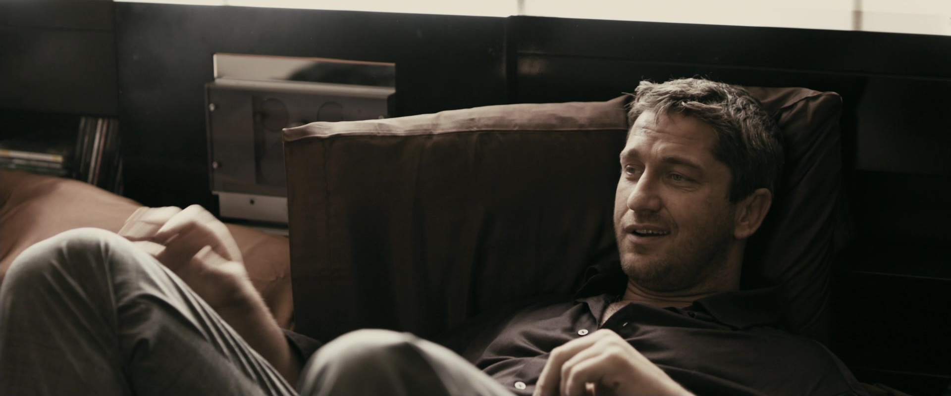 RocknRolla (2008), wide, 2.40:1 — film still