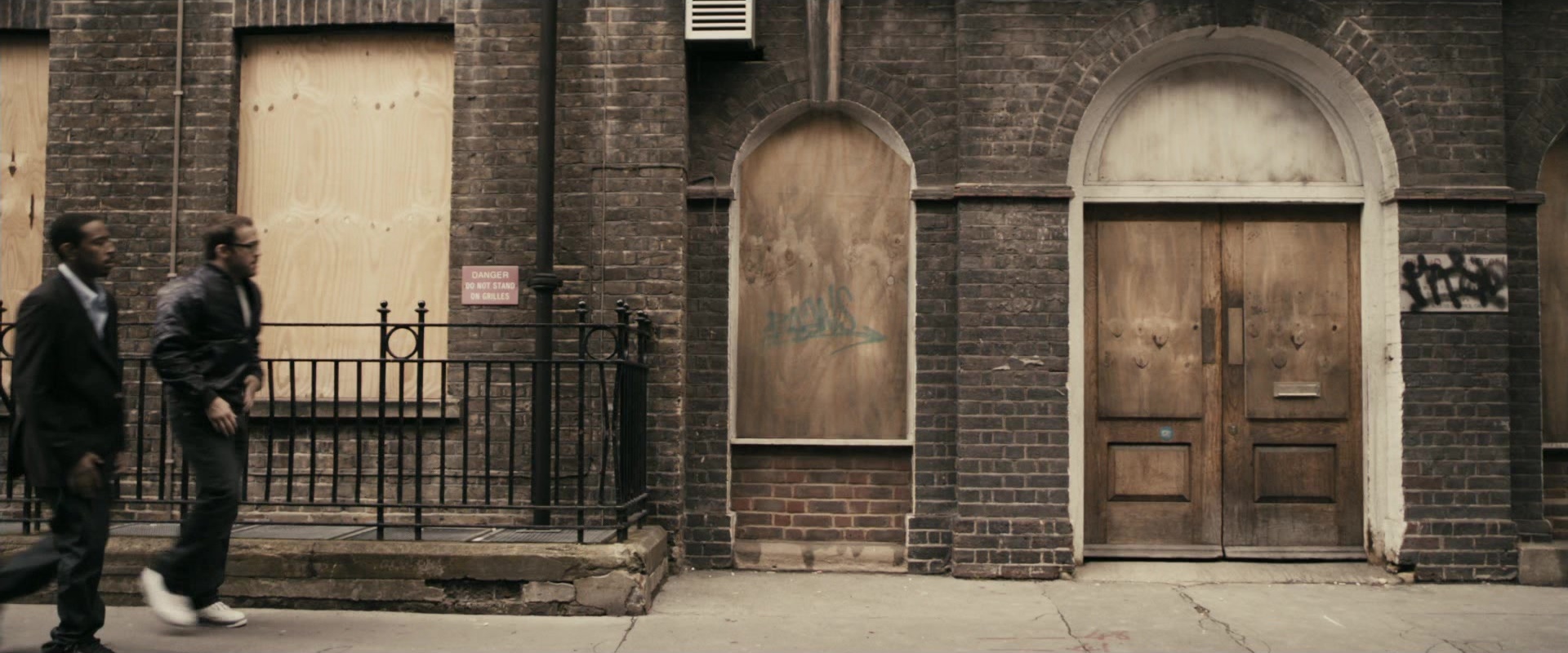 RocknRolla (2008), wide, 2.40:1 — film still