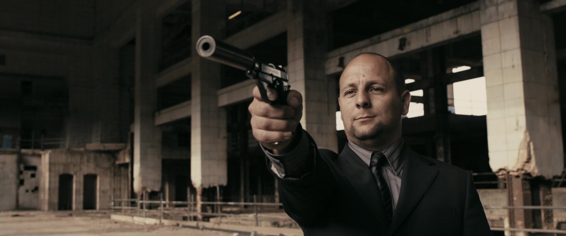 RocknRolla (2008), wide, 2.40:1 — film still