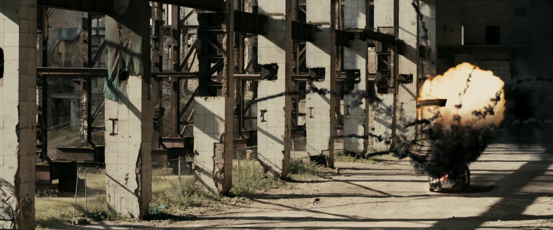RocknRolla (2008), wide, 2.40:1 — film still