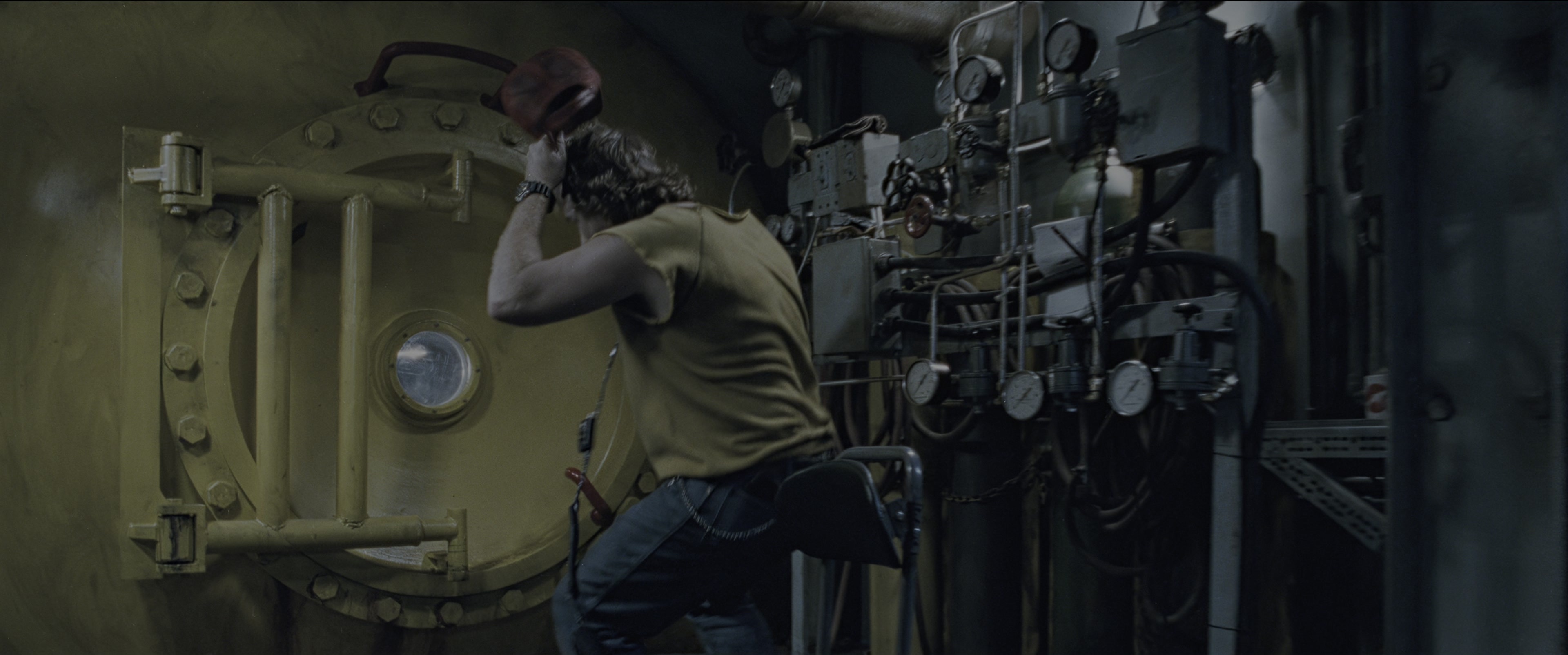 The Abyss (1989), wide, 2.39:1 — film still