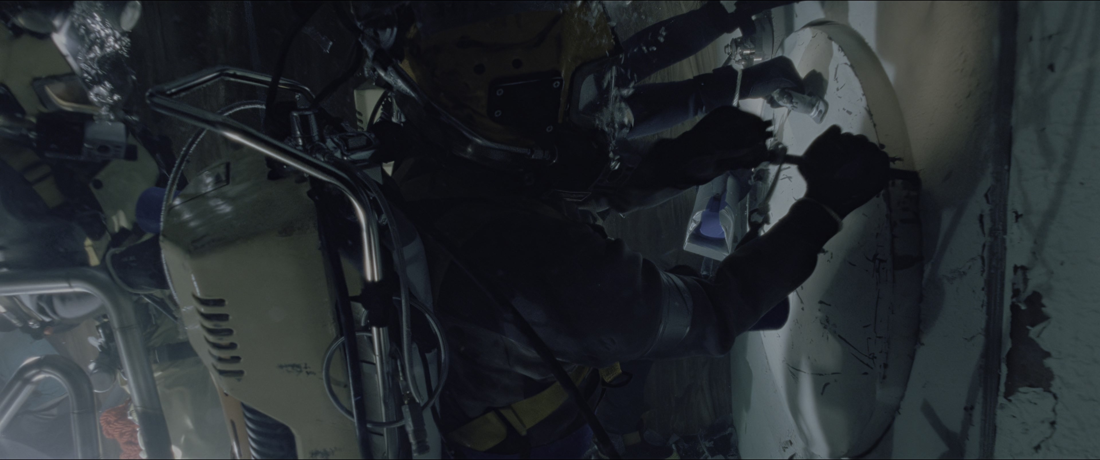 The Abyss (1989), wide, 2.39:1 — film still
