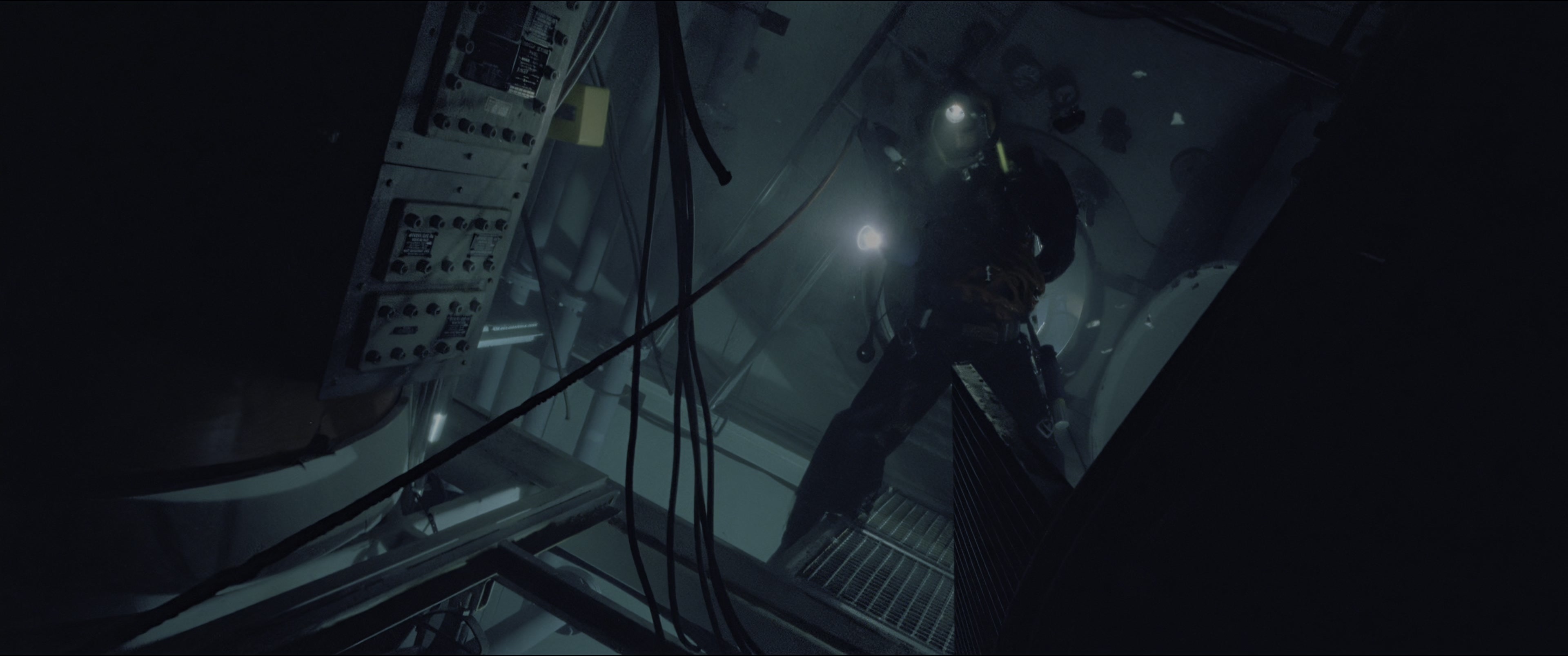The Abyss (1989), wide, 2.39:1 — film still
