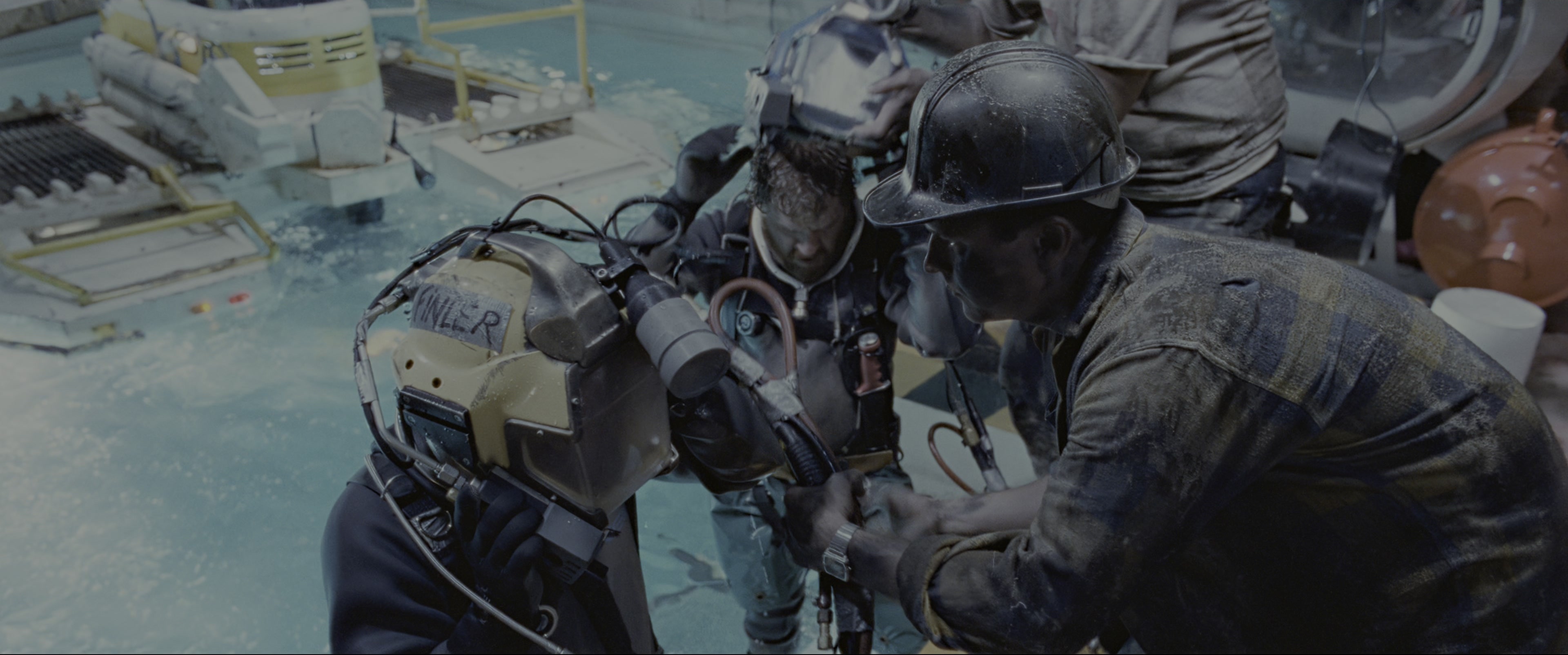 The Abyss (1989), wide, 2.39:1 — film still