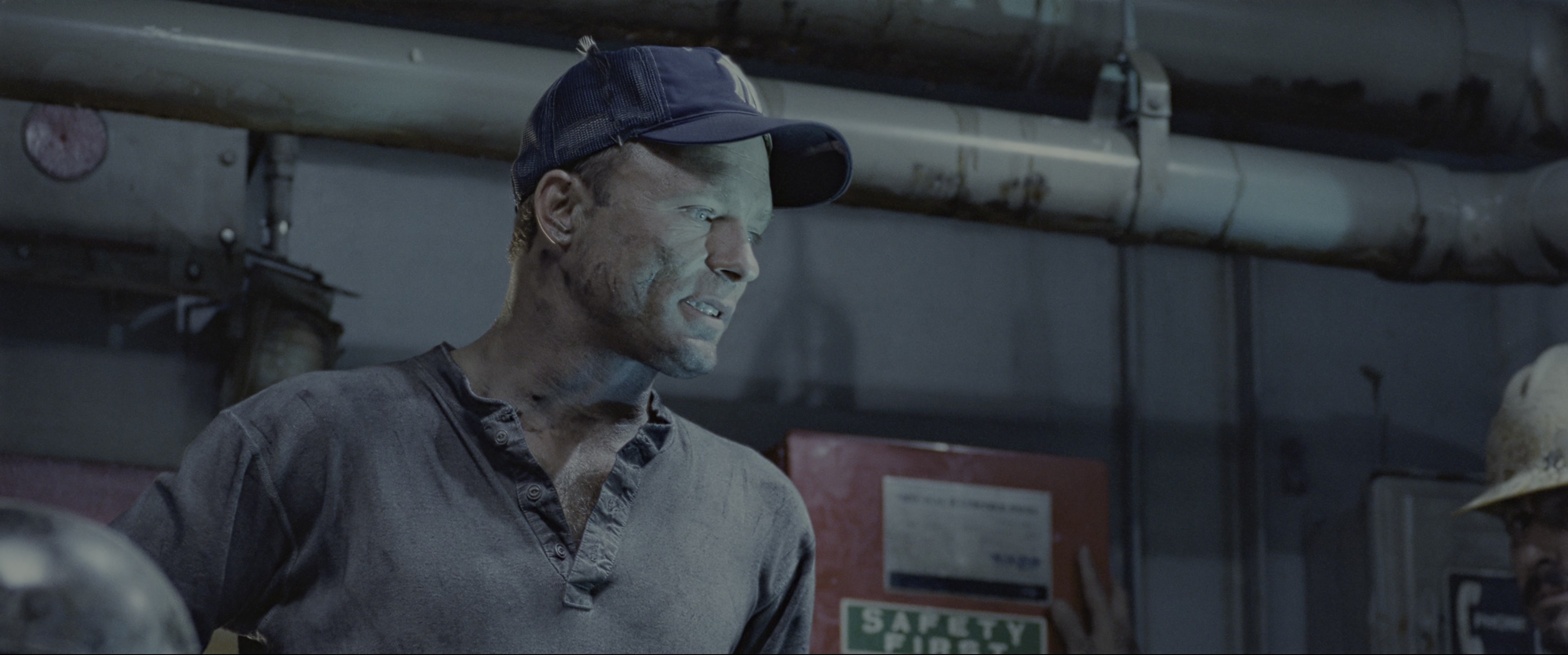 The Abyss (1989), wide, 2.39:1 — film still