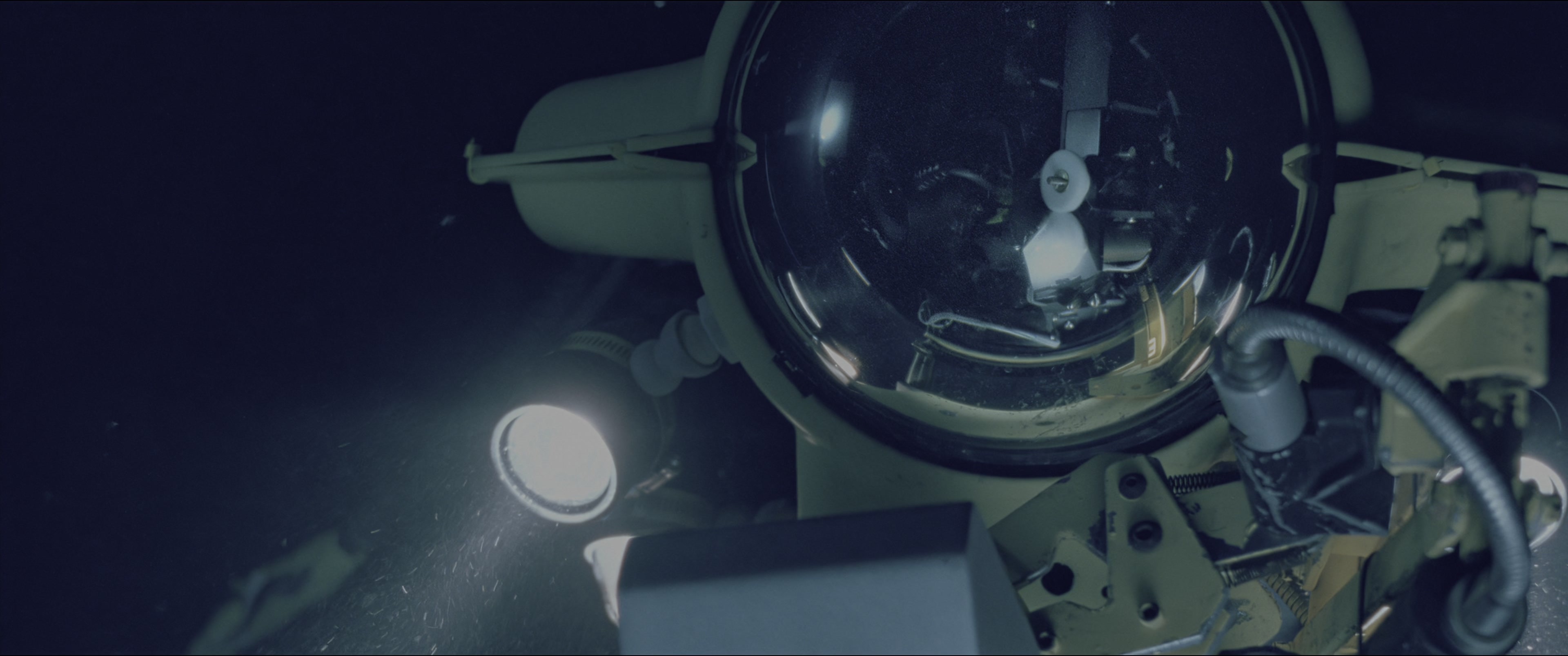 The Abyss (1989), wide, 2.39:1 — film still