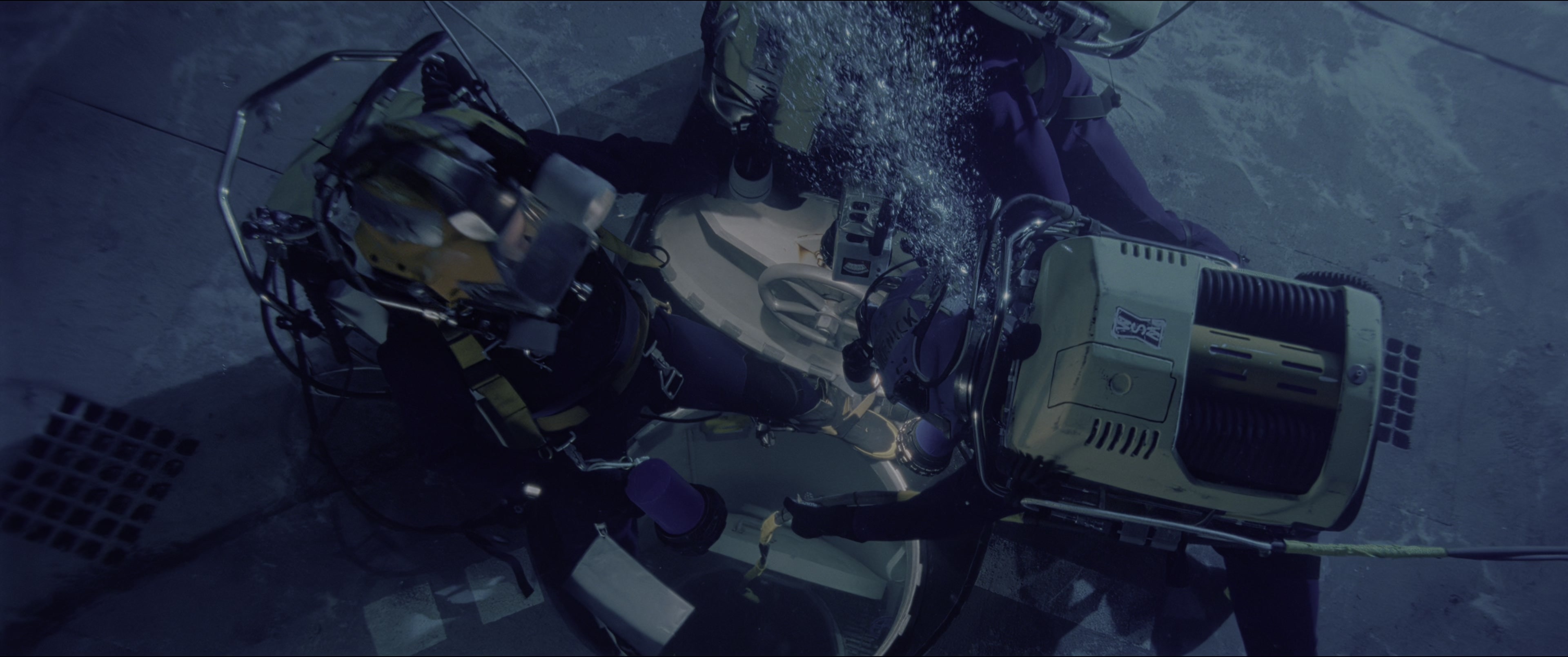 The Abyss (1989), wide, 2.39:1 — film still