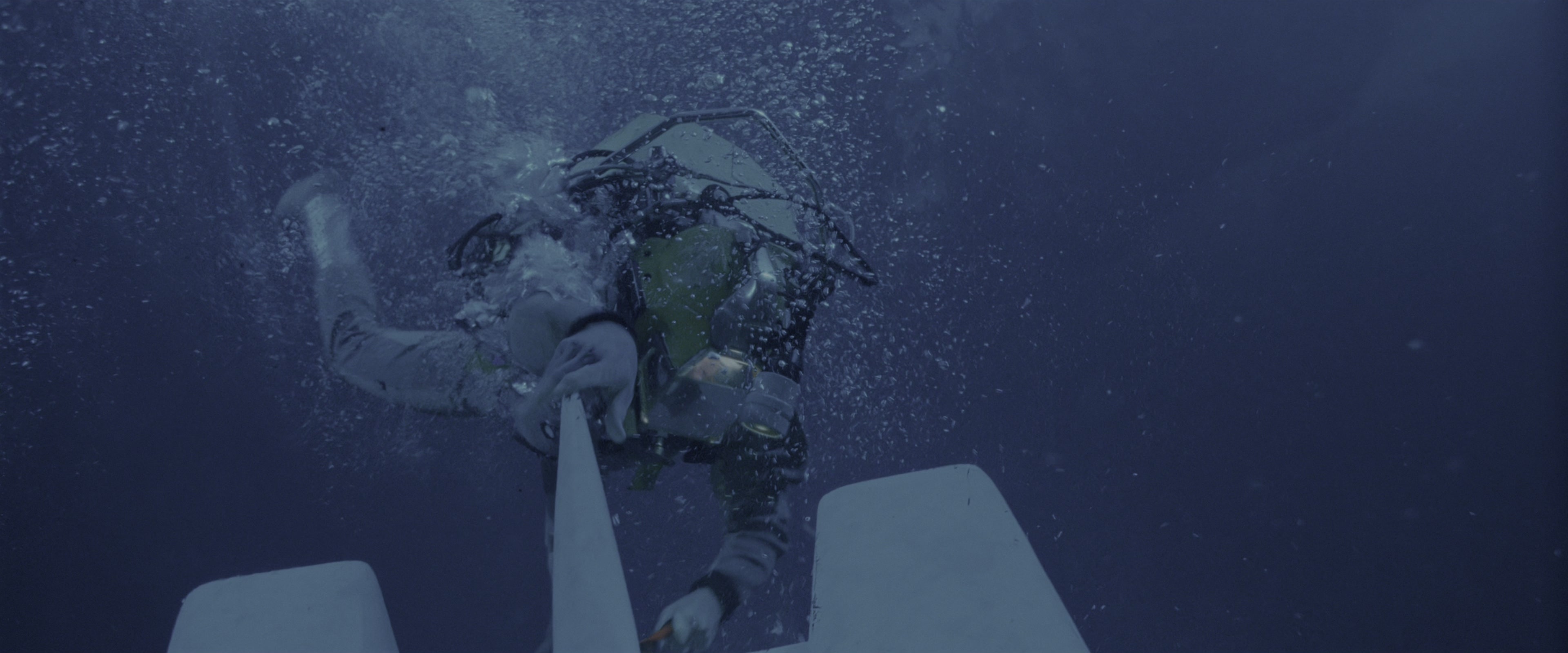 The Abyss (1989), wide, 2.40:1 — film still