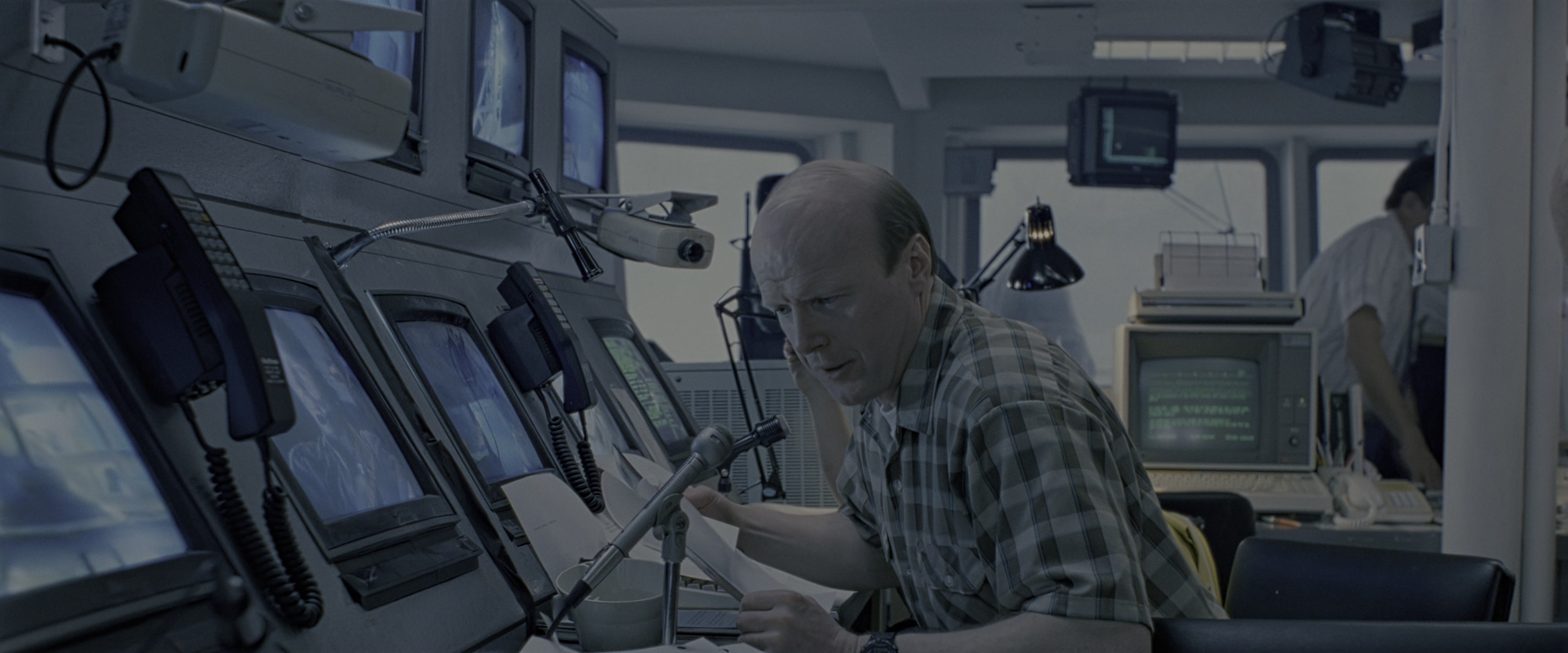 The Abyss (1989), wide, 2.40:1 — film still