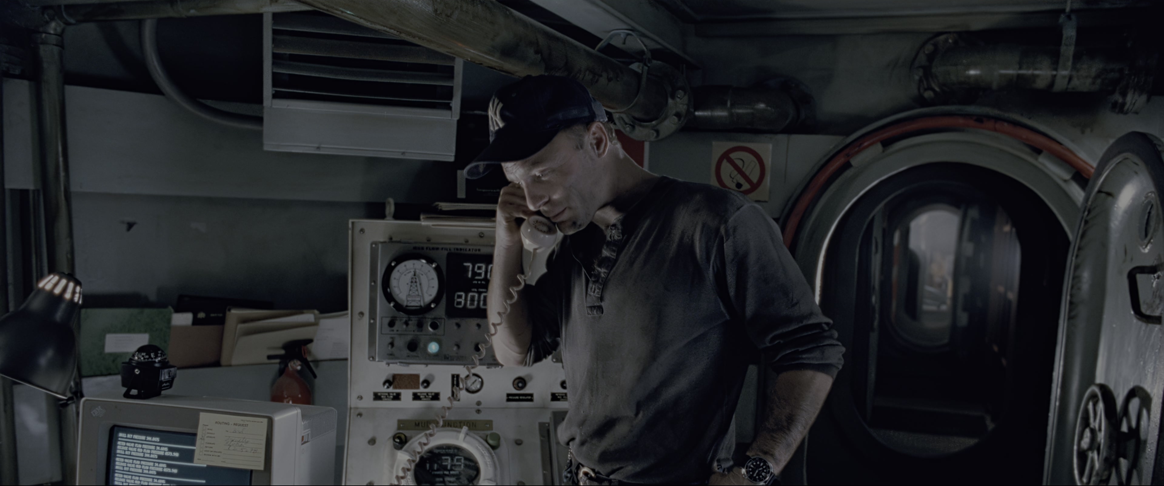 The Abyss (1989), wide, 2.39:1 — film still